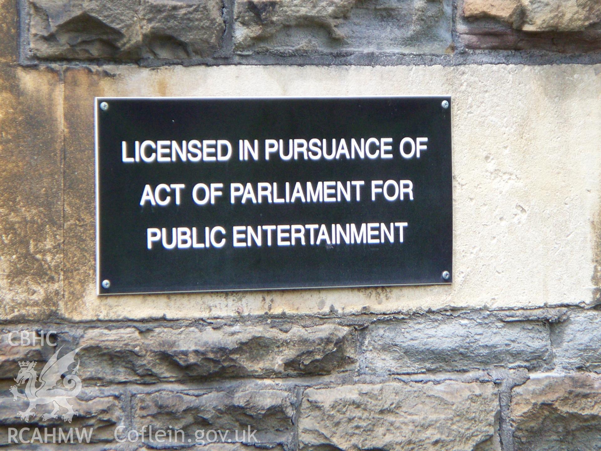 Notice of license for public entertainment on SE fa?ade.