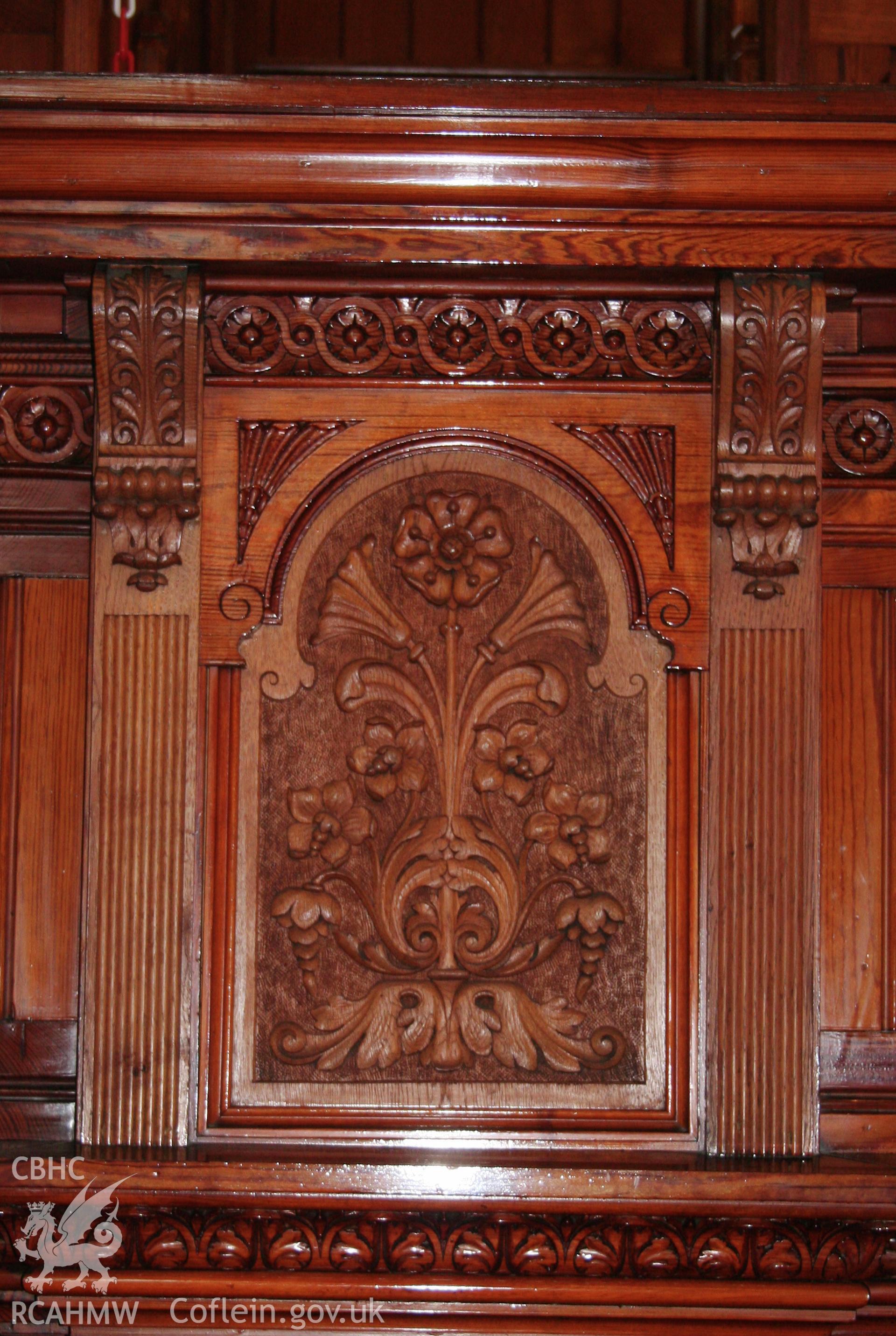 Capel Als, detail of carved gallery panel.