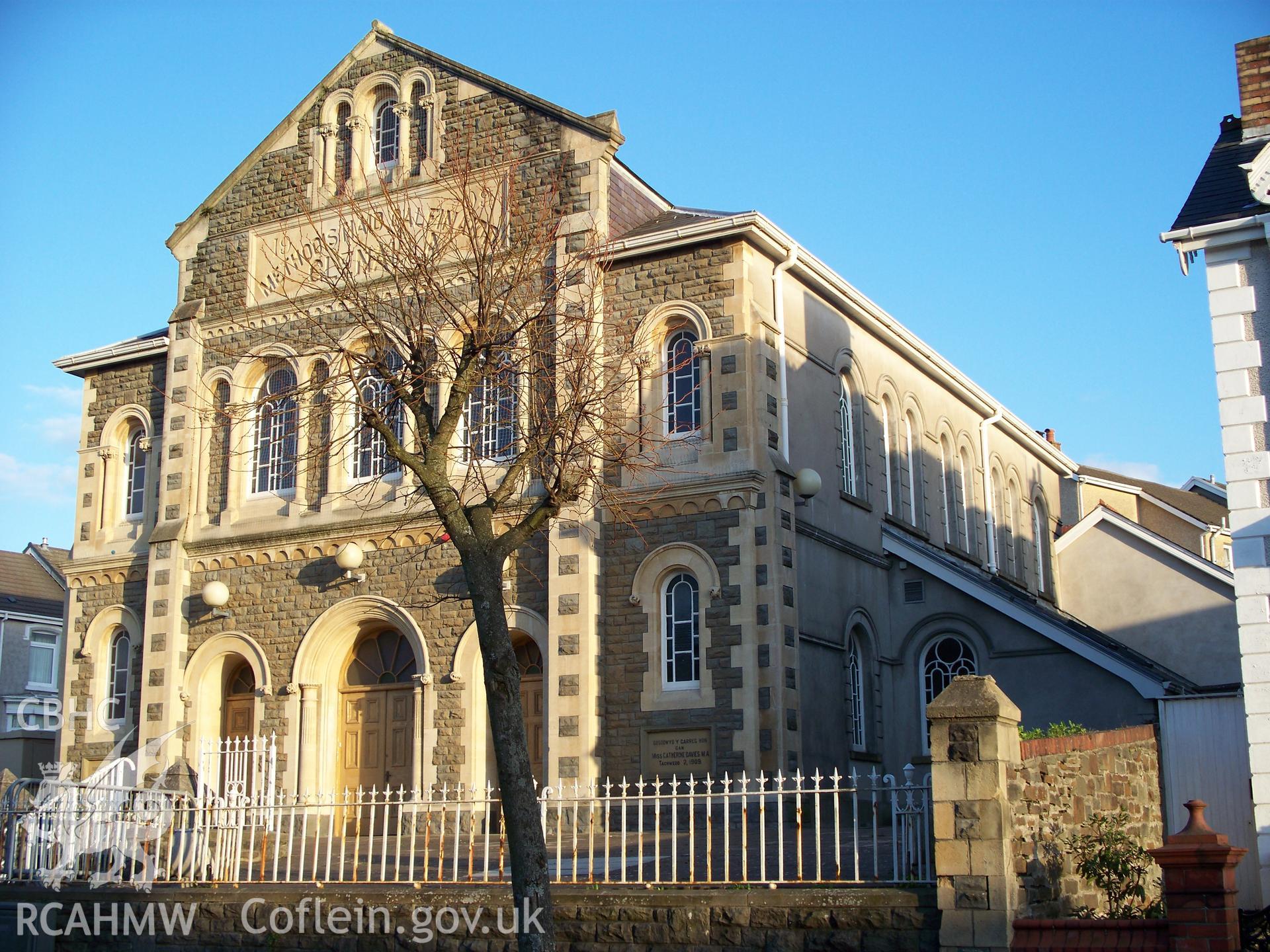 Main NW gable & SW side.