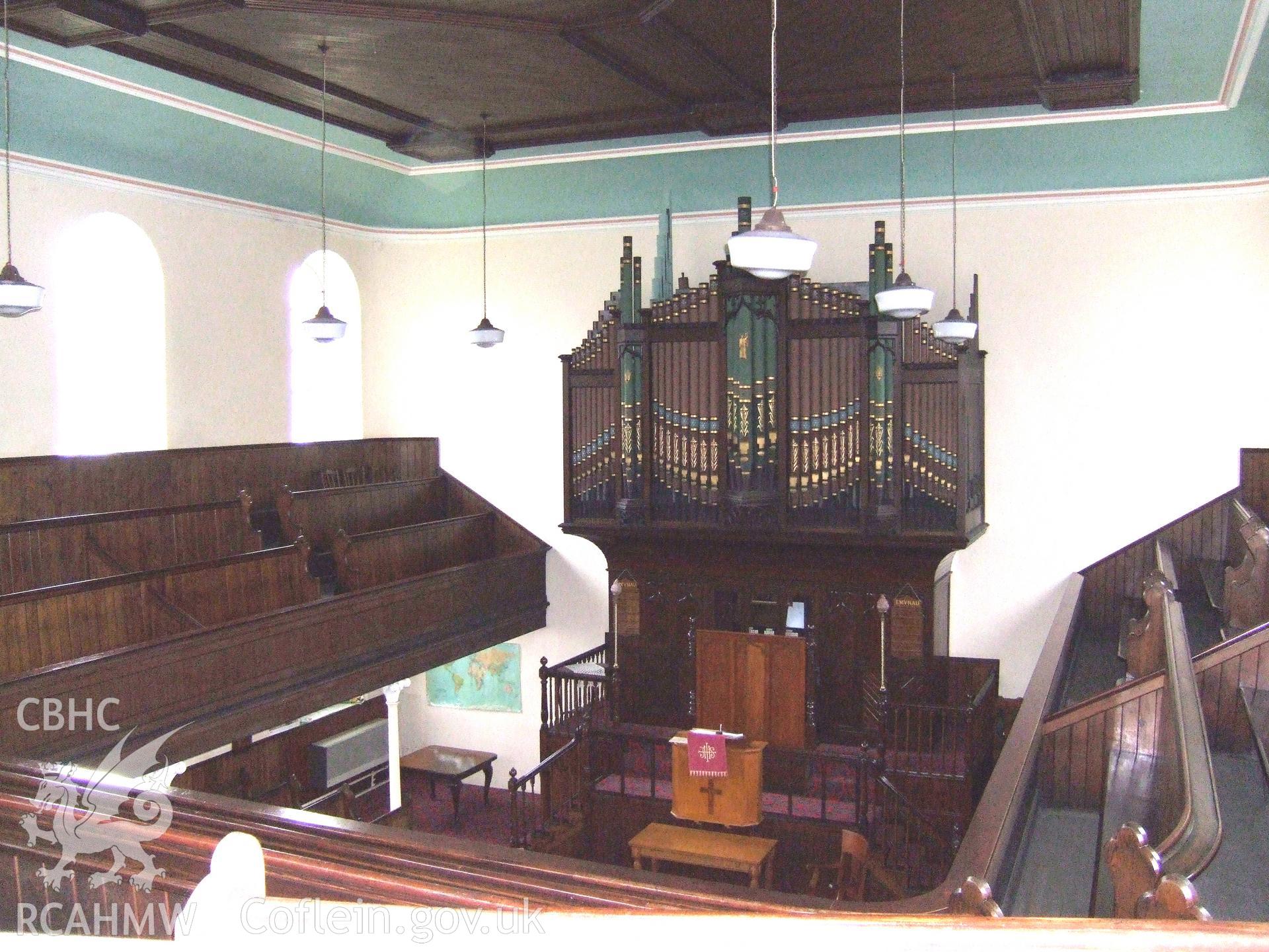 Pulpit & organ from the south.