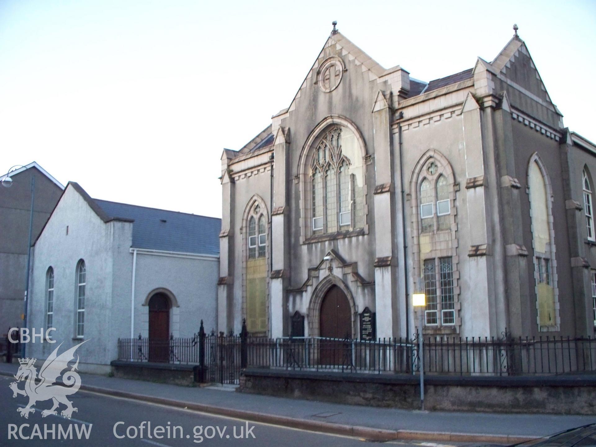 Main SW New Dock Road fronts to chapel & Sunday School.