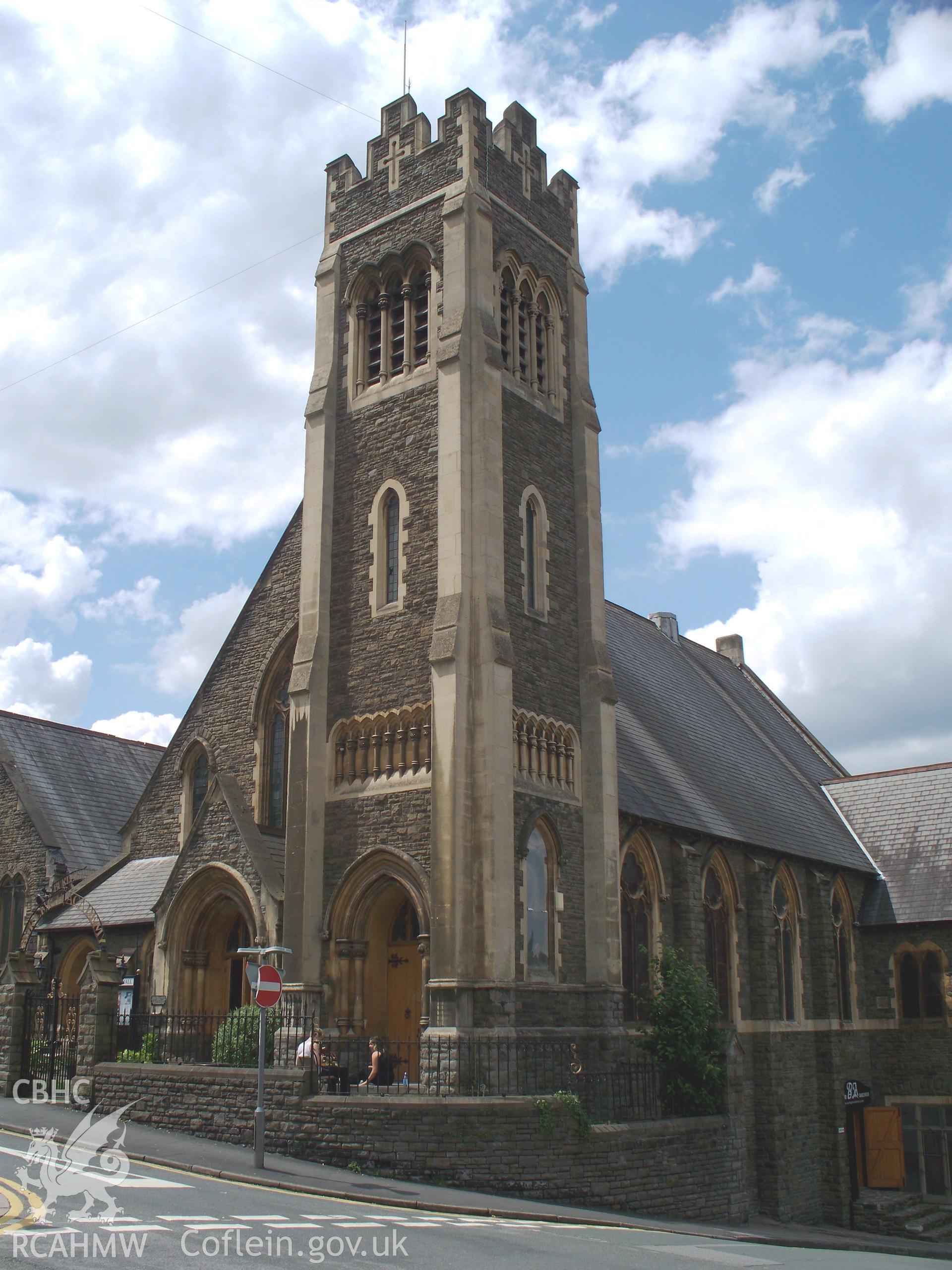 Main SE tower and 1912 chapel by Charles E. Compton of Newport from the SE.