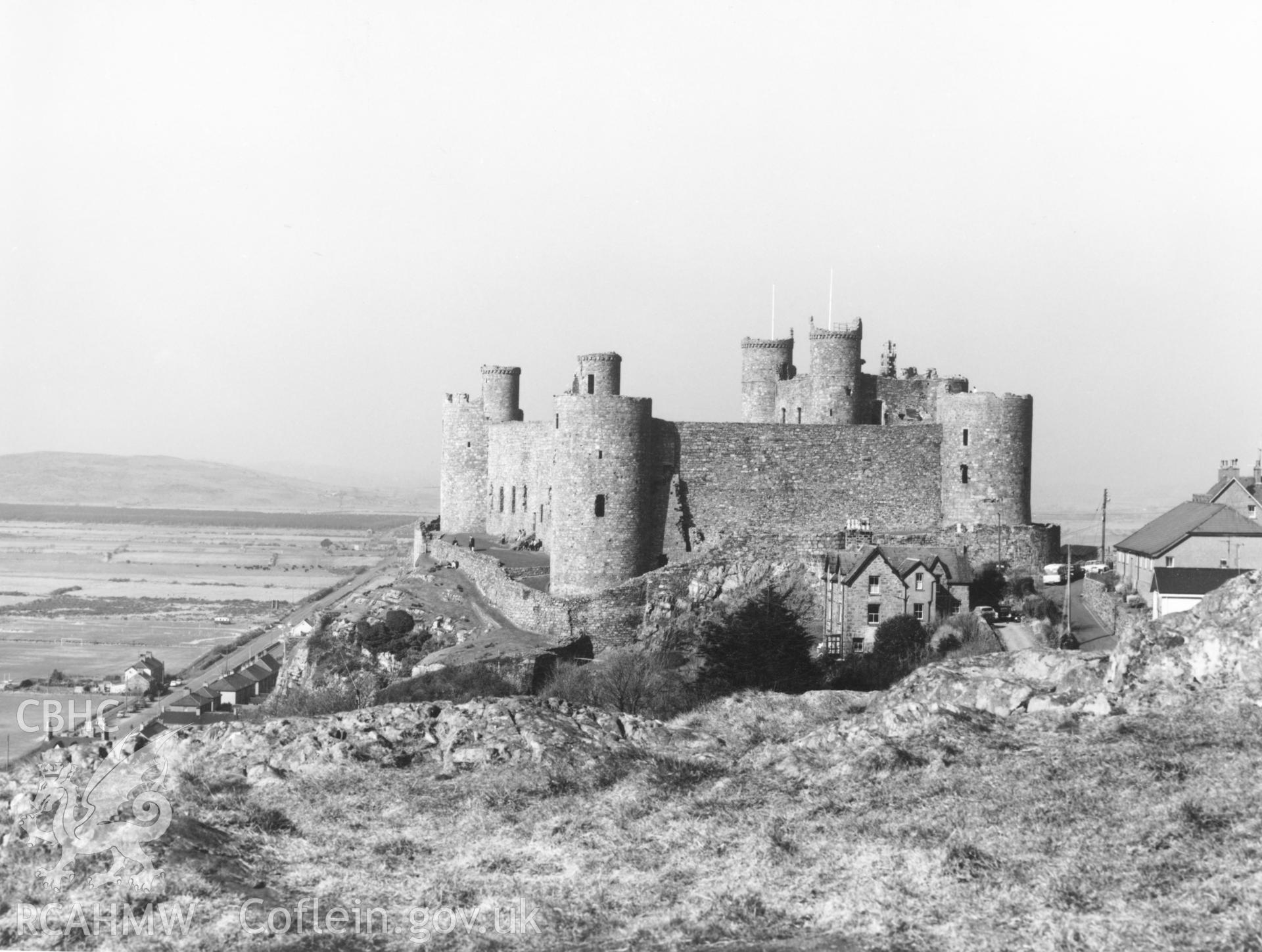 1 b/w print showing view of Harlech castle, collated by the former Central Office of Information.