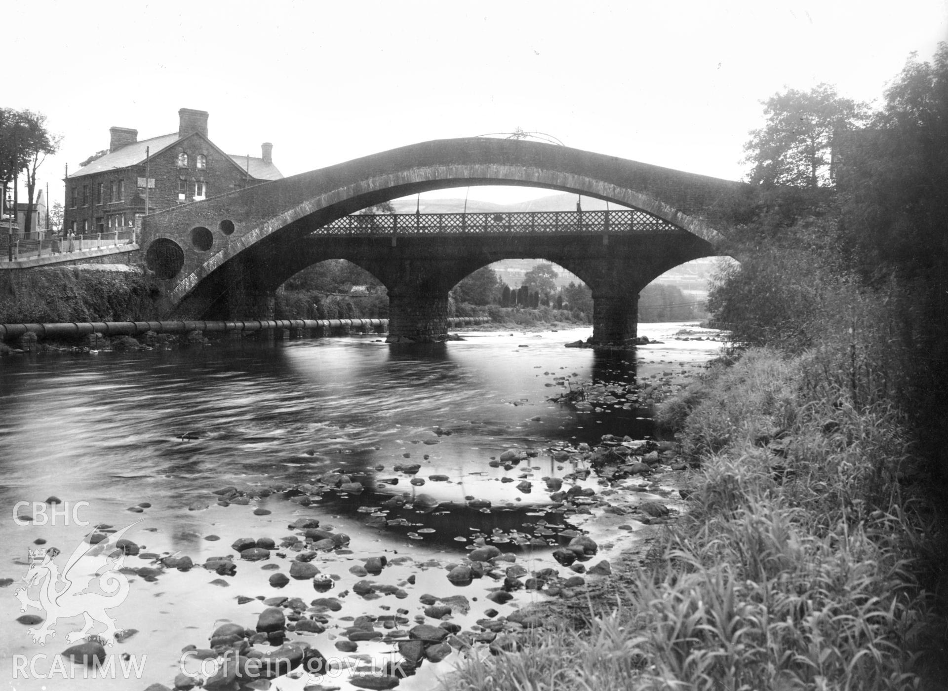 1 b/w print showing view of Pontypridd Old Bridge, collated by the former Central Office of Information.