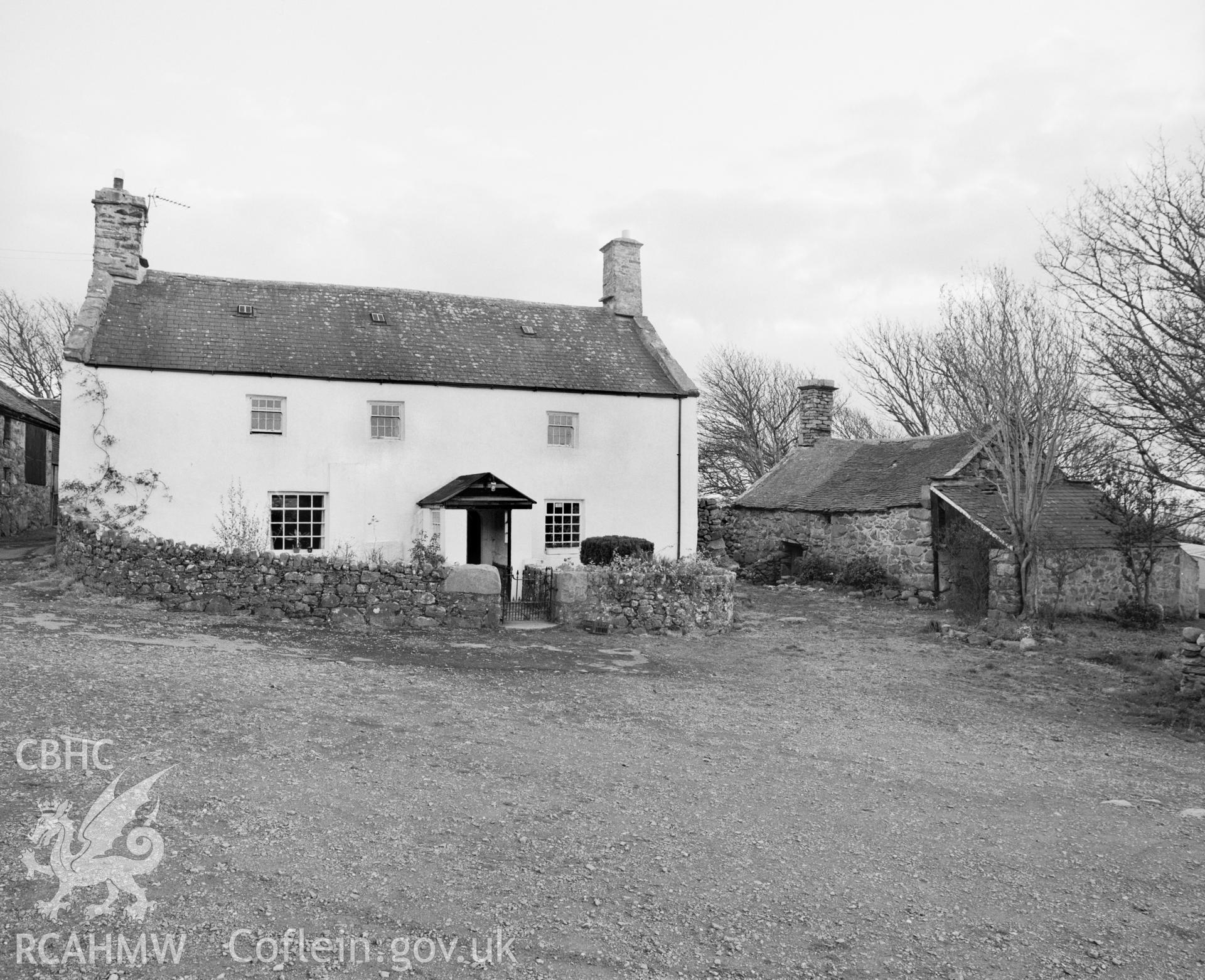N front with dower house
