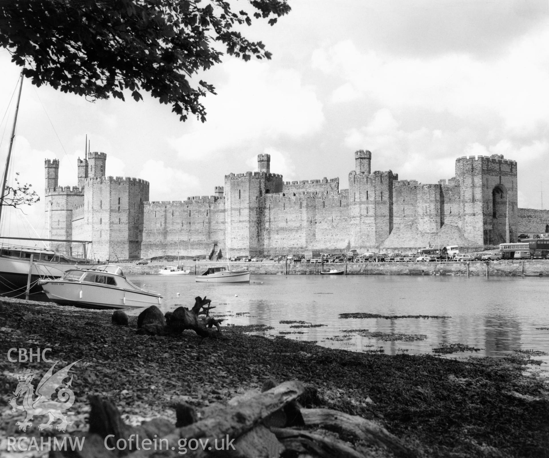 1 b/w print showing view of Caernarfon castle, collated by the former Central Office of Information.