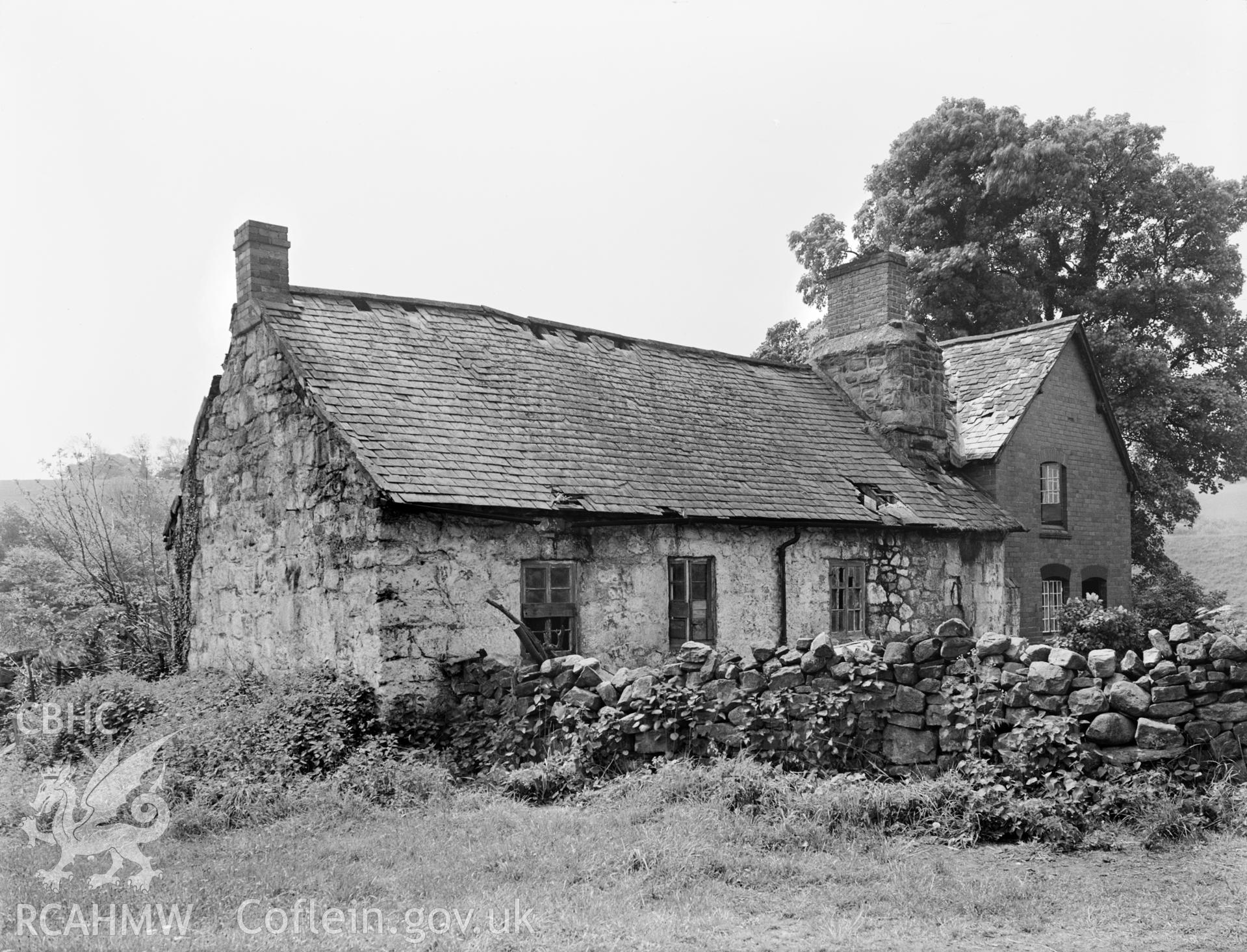 A single black and white photograph showing Plas Du, Penycae.
