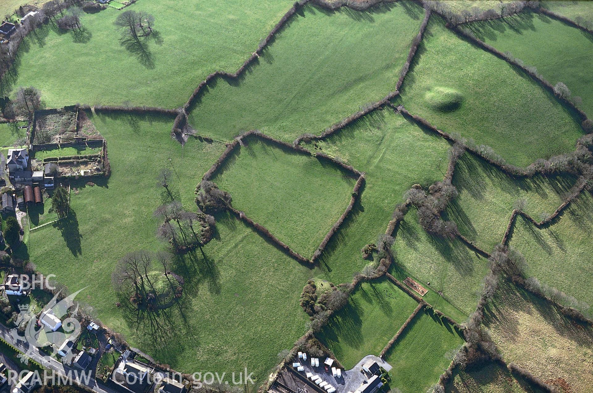 RCAHMW colour slide oblique aerial photograph of old coal workings W of Begelly House, Kilgetty-begelly, taken by C.R. Musson, 28/01/94