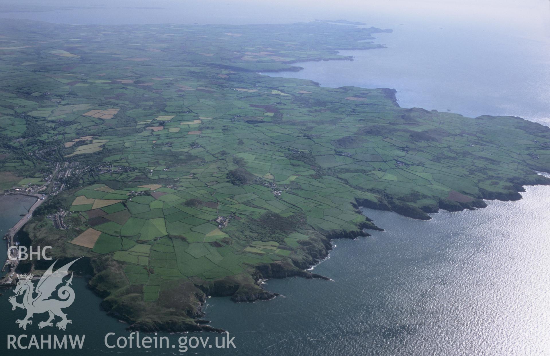 RCAHMW colour slide oblique aerial photograph of Carregwastad Point, Stumble Head, taken by T.G.Driver on the 22/05/2000