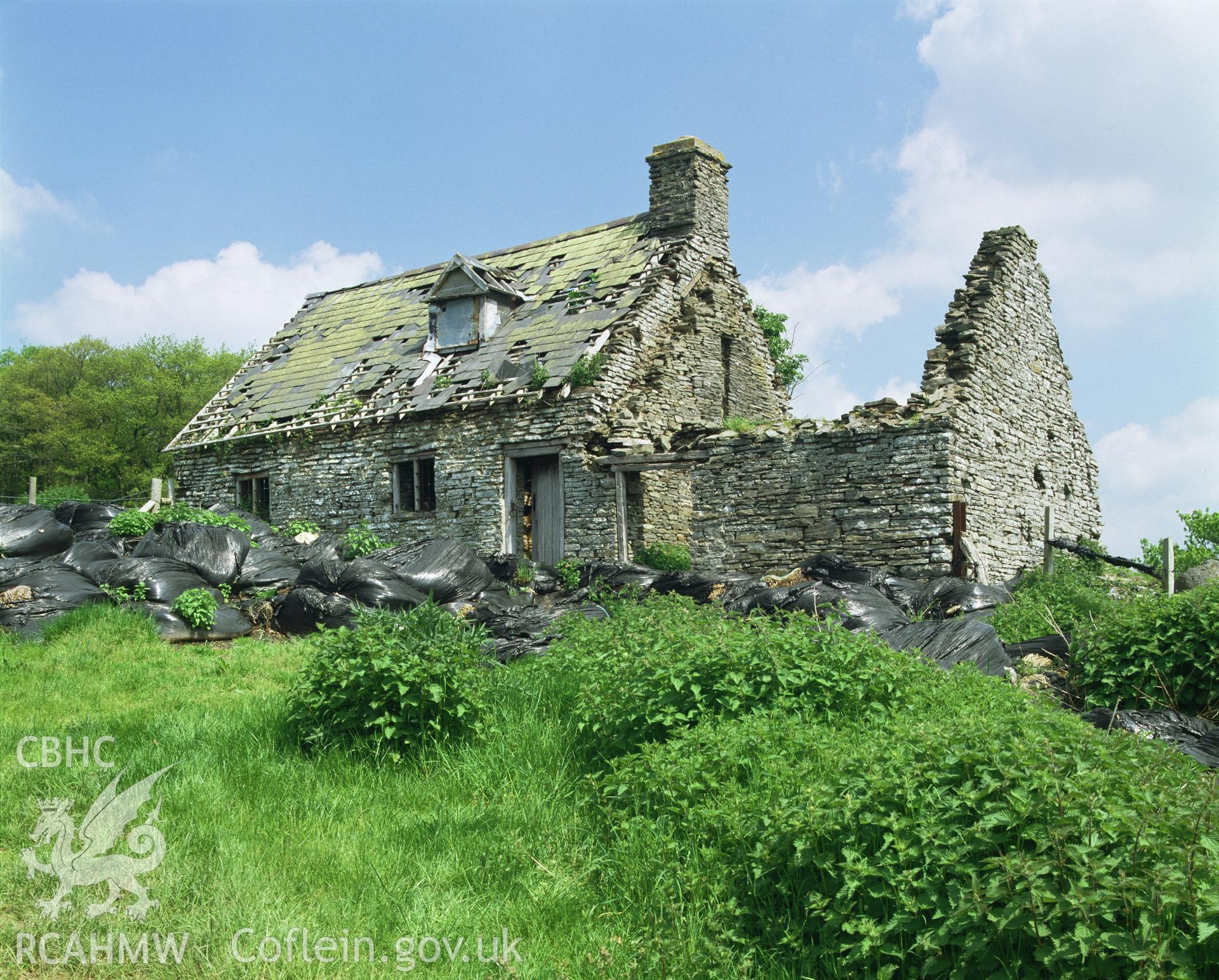 RCAHMW colour transparency showing view of Pencastell, Aberedw, taken by Iain Wright, 2004