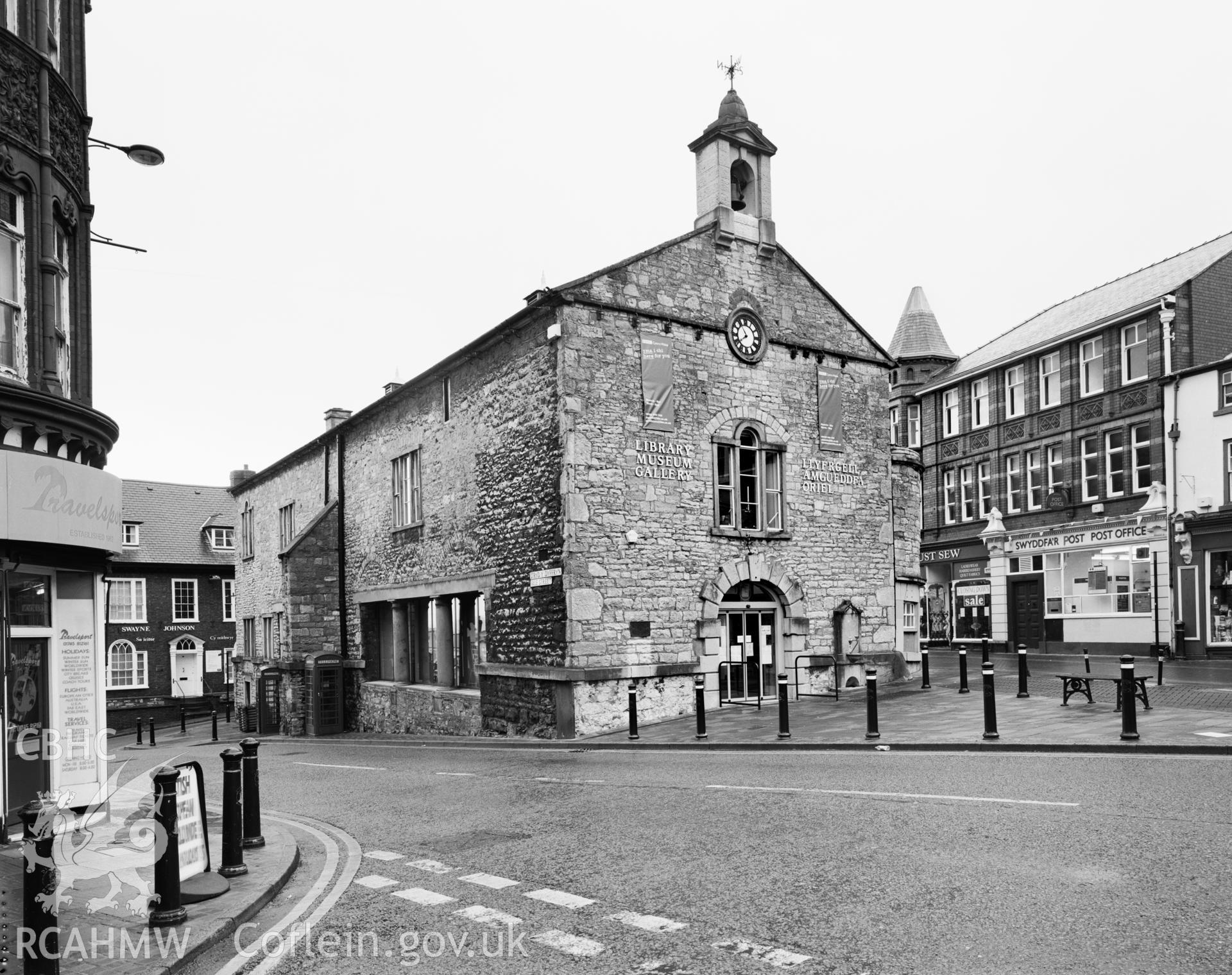 Town Hall from north north east.