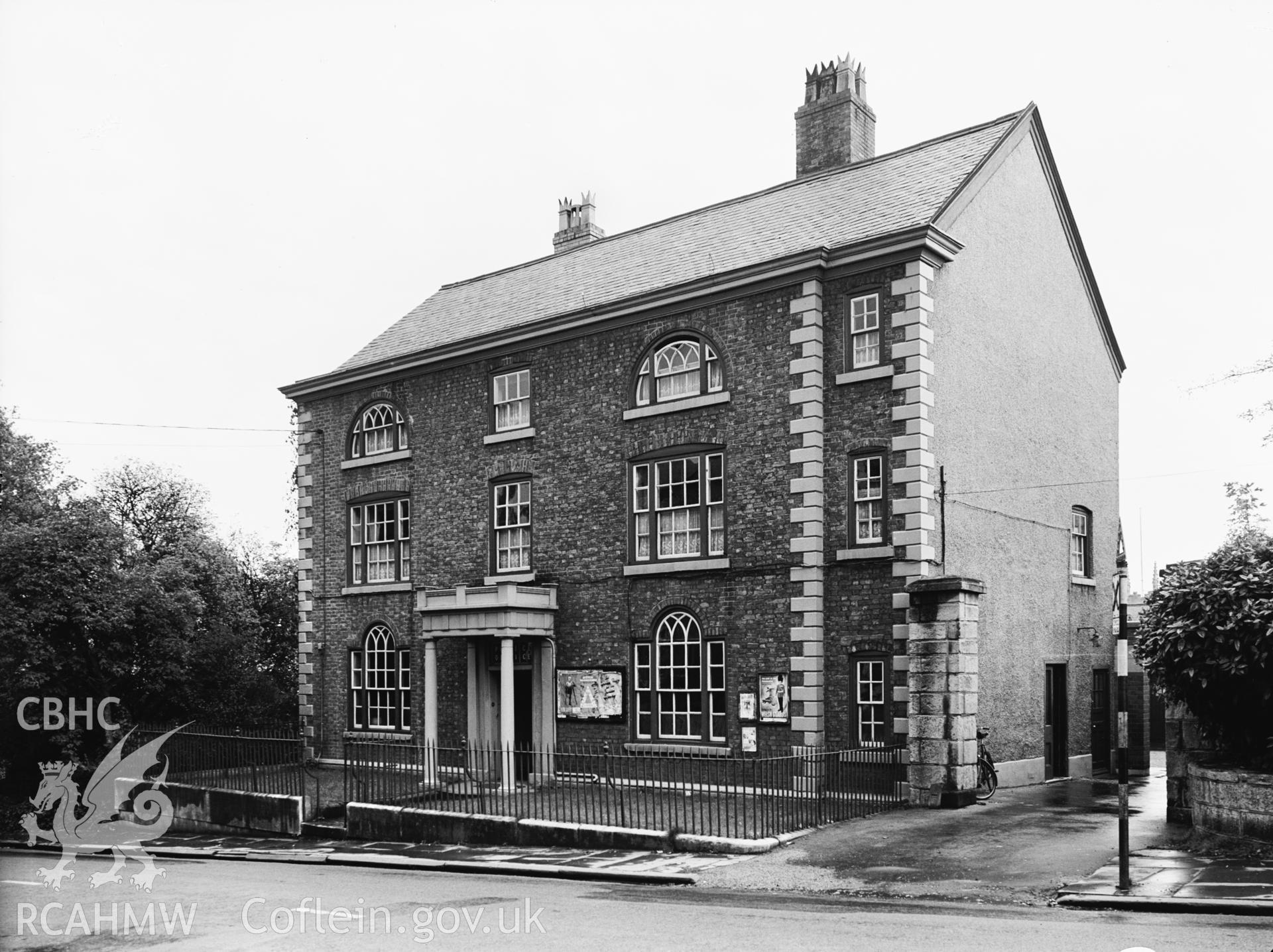 46 Vale Street, Denbigh; black and white photograph taken by G.B. Mason, 1955