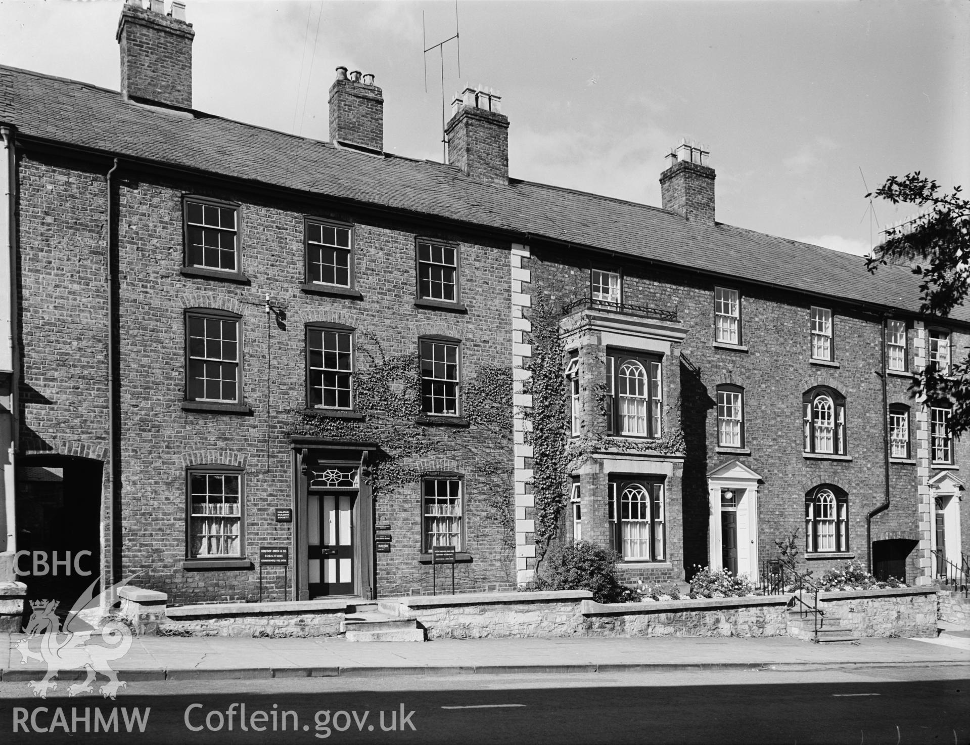 53 Vale Street, Denbigh; black and white photograph taken by G.B. Mason, 1955