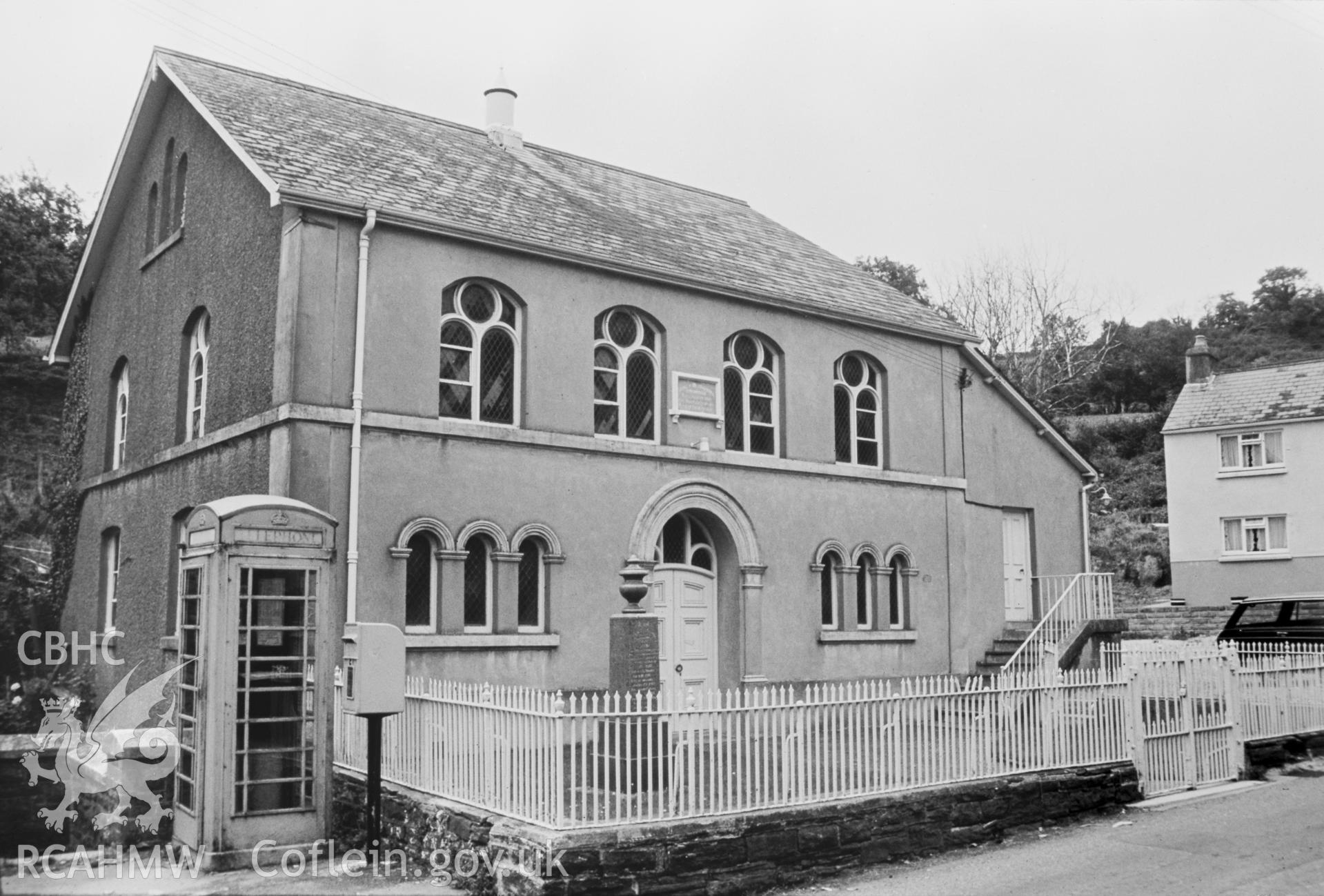 Exterior, front elevation         NA/GEN/98/033e