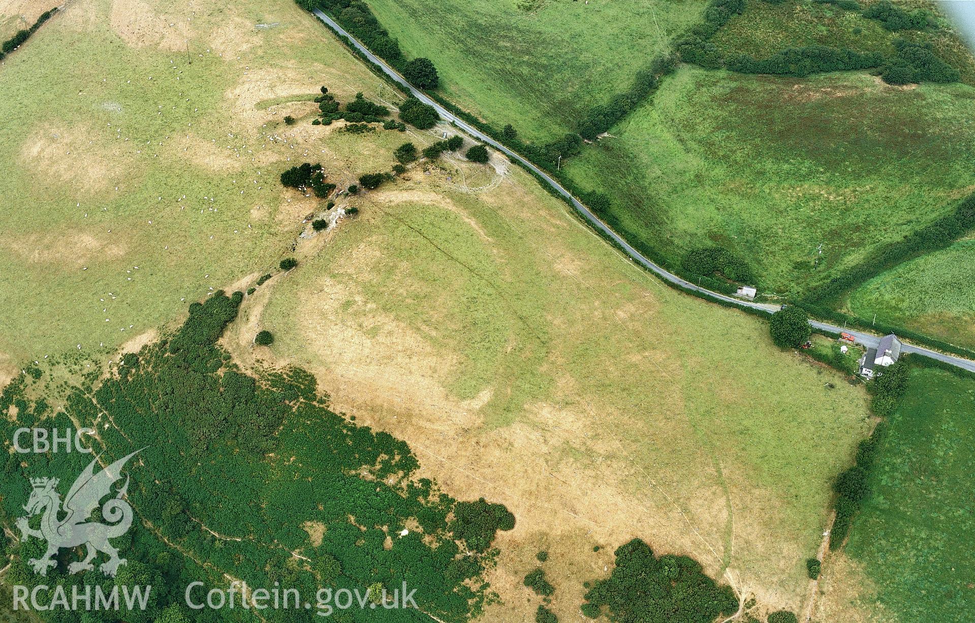 RCAHMW colour slide oblique aerial photograph of Caer Argoed, Llangwyryfon, taken on 02/08/1999 by Toby Driver
