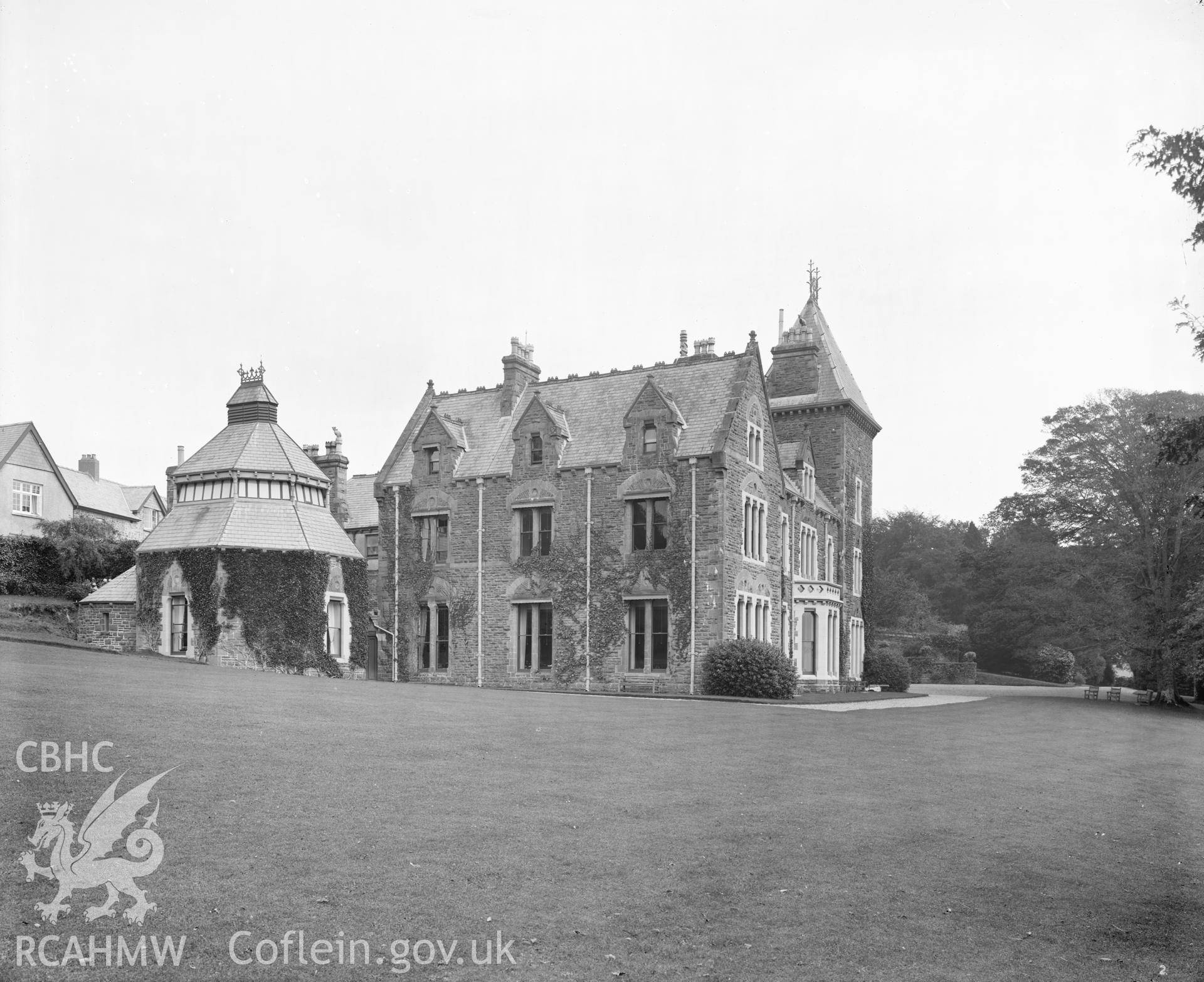 Outsize glass plate negative showing Coomb House.