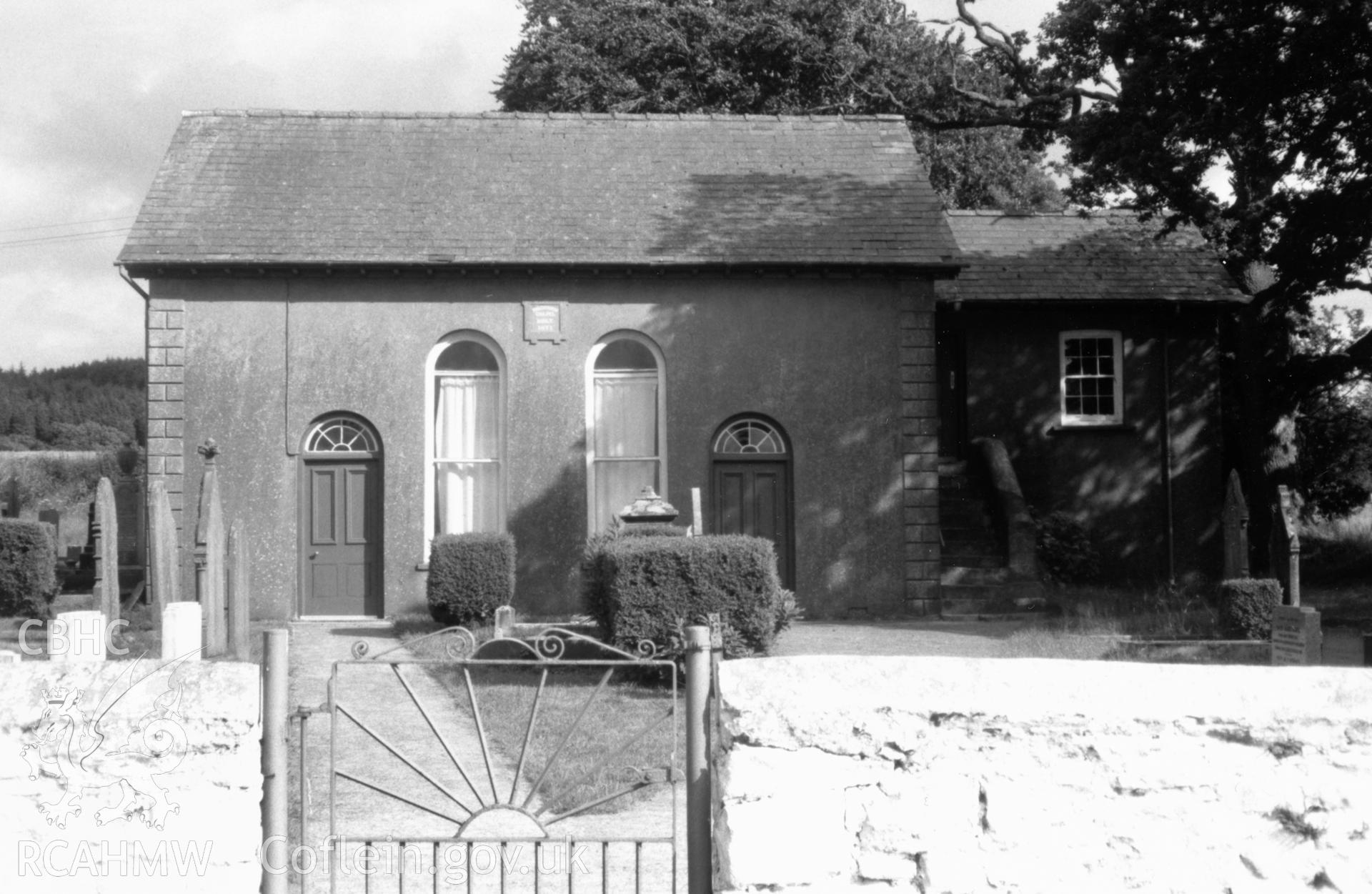 Digital copy of a black and white photograph showing an exterior view of Bwlch-y-rhiw Welsh Independent Chapel, taken by Robert Scourfield, c.1996.