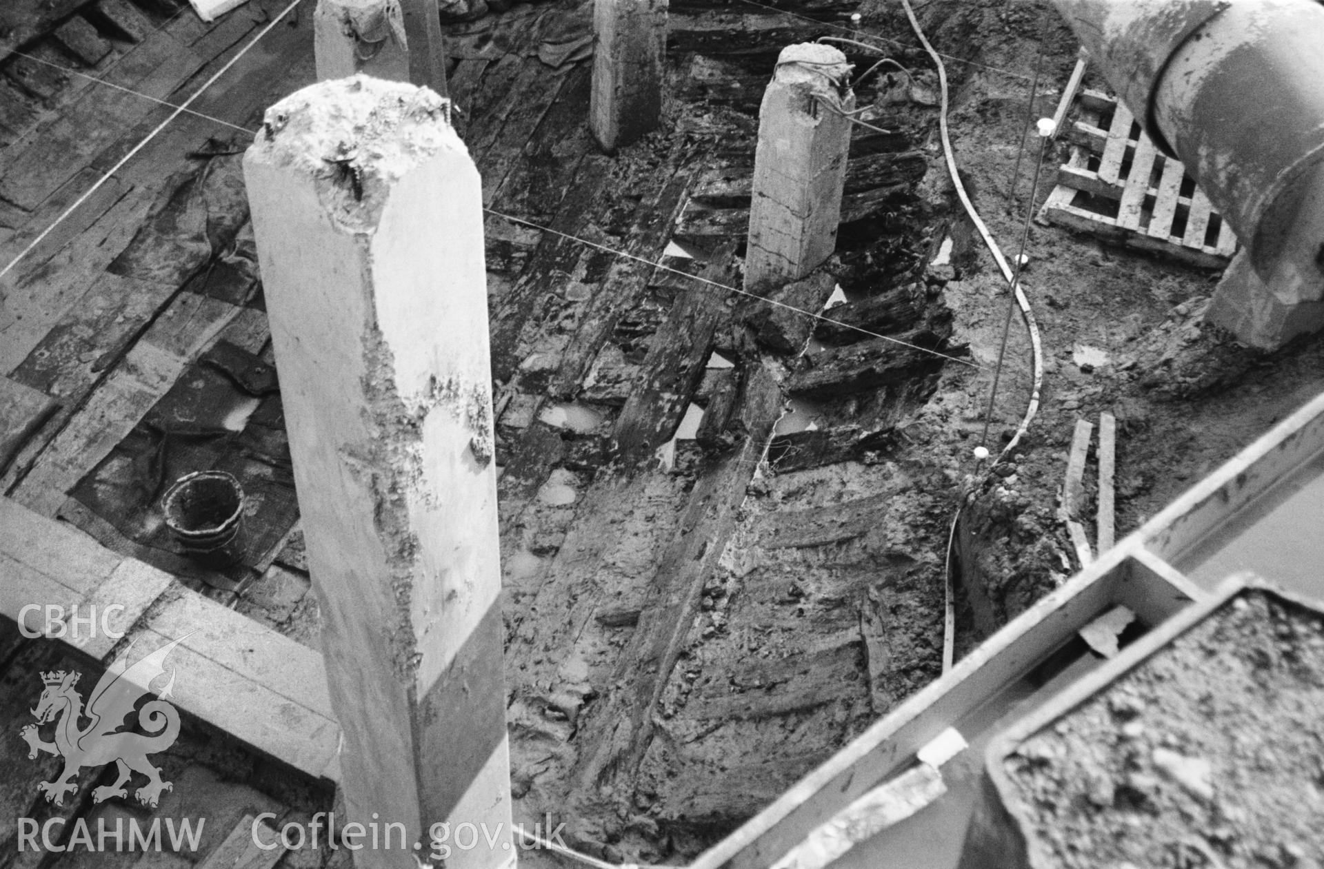 Excavation - detail of inner planking towards bow.