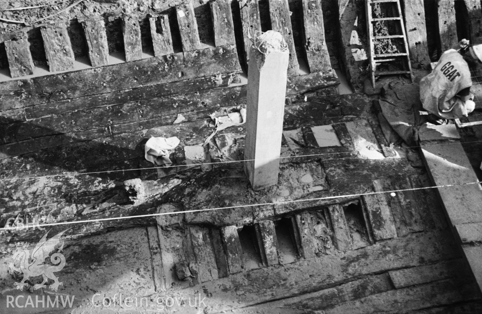Excavation - mast step pierced by concrete pile.