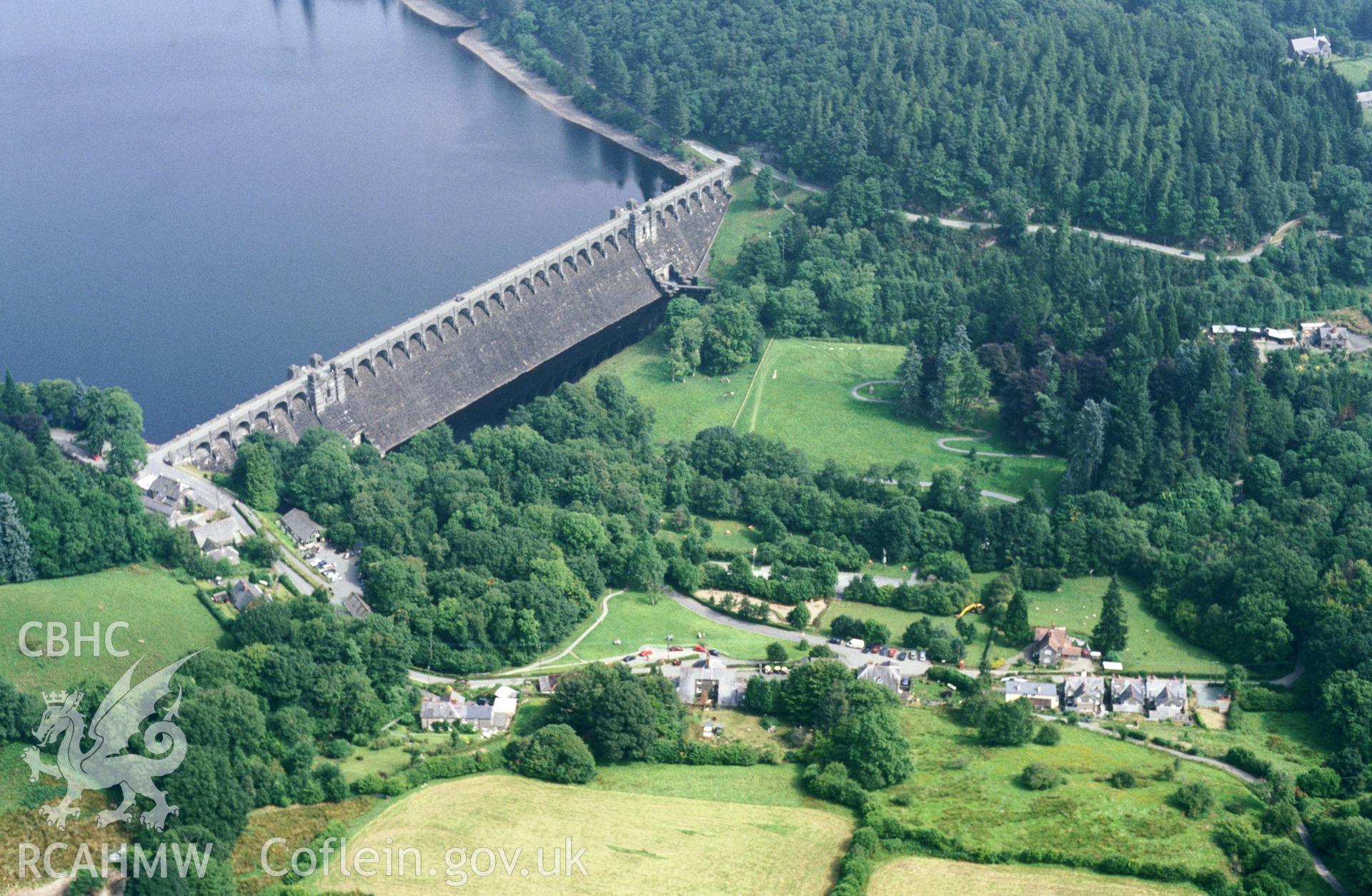 RCAHMW colour oblique aerial photograph of Lake Vyrnwy Dam, Llanwddyn taken on 12/08/2003 by Toby Driver