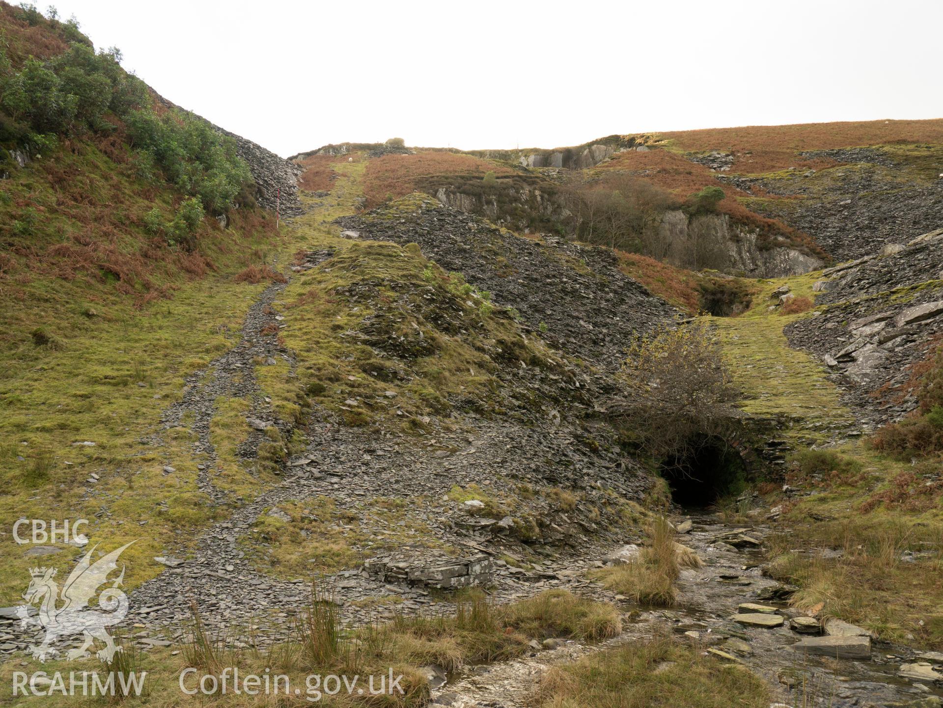 View looking W, also showing tunnel (nprn 527462) and incline (nprn 527474) to lower quarry.