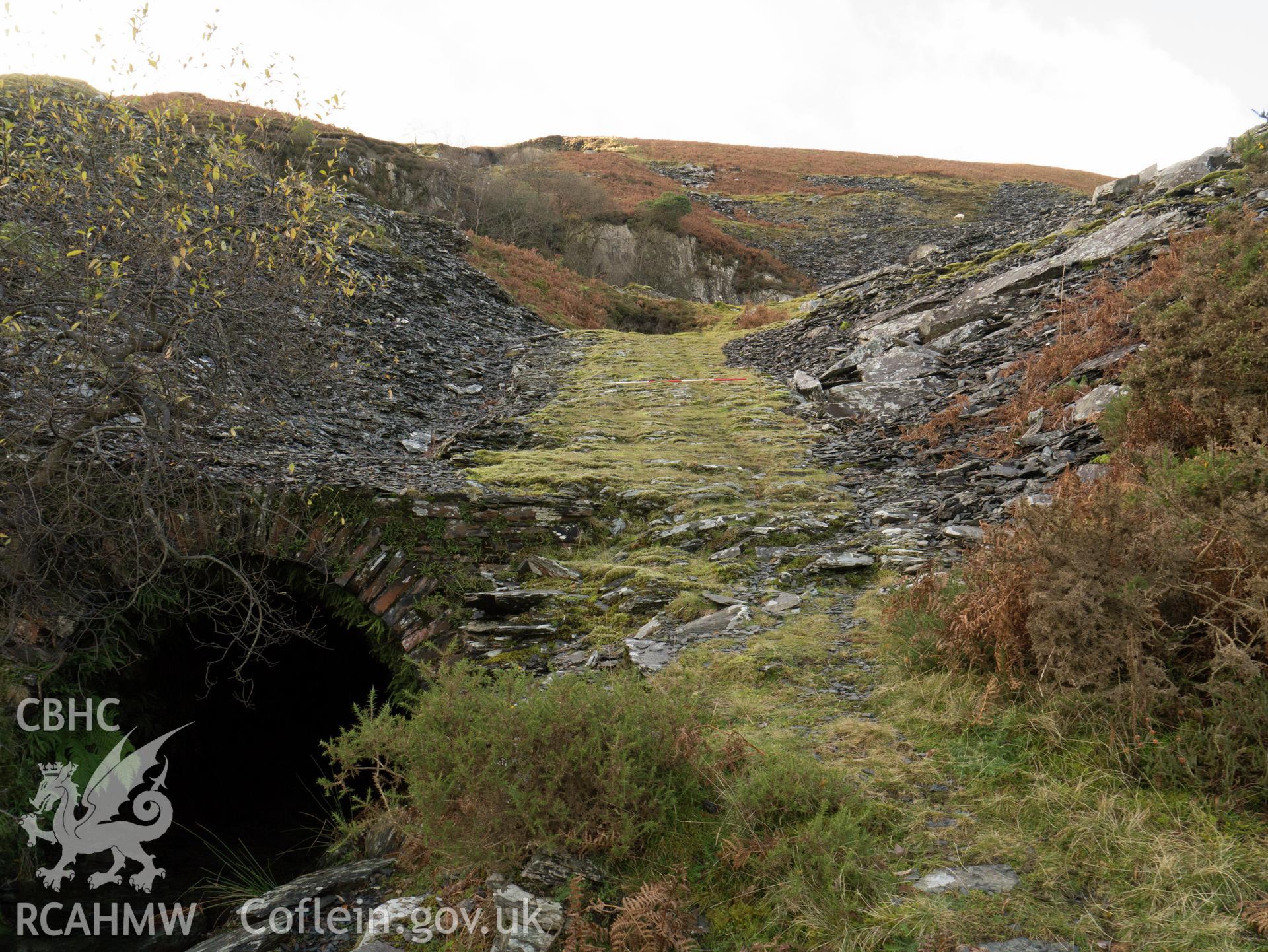 view looking W, with later tunnel (nprn 527462) below to L..