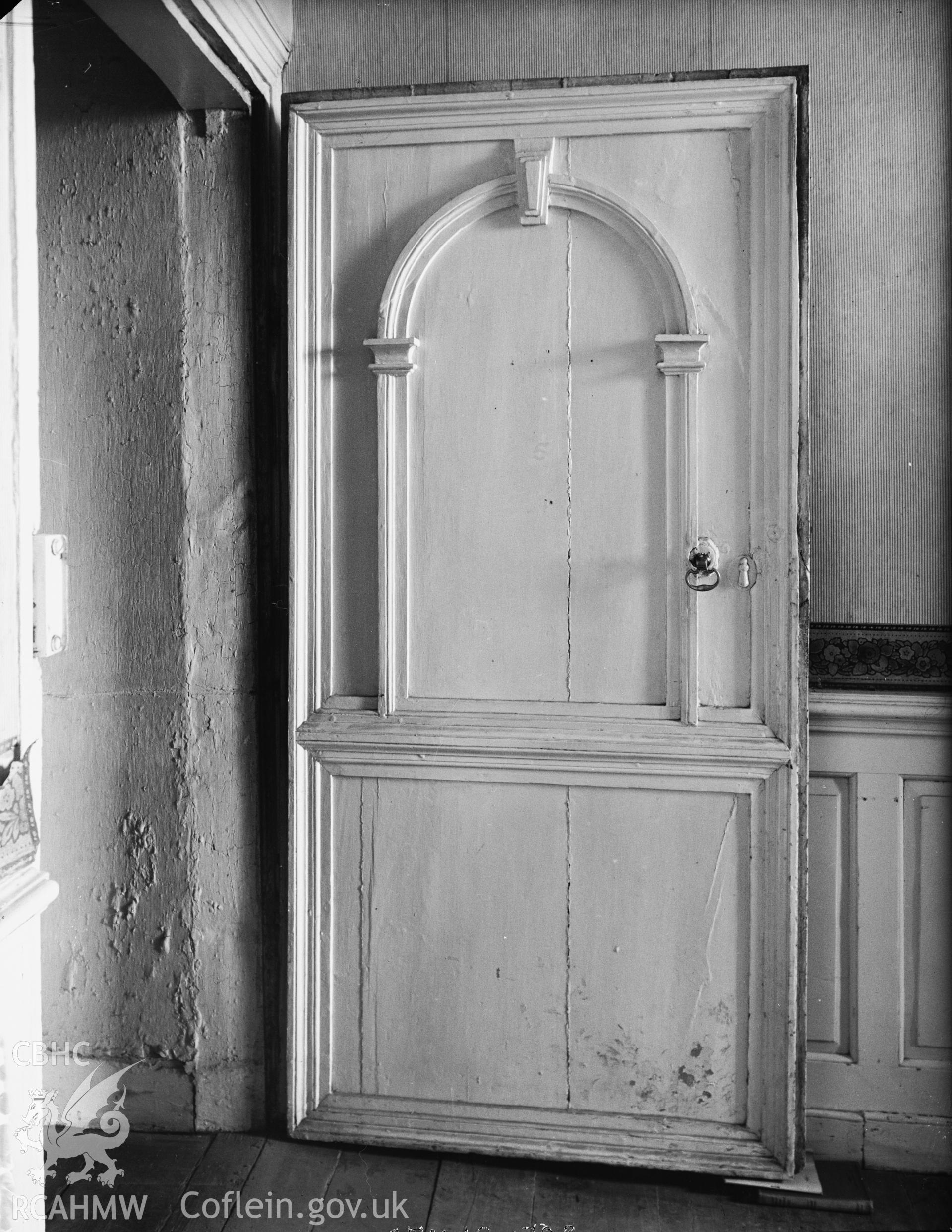 Plas Taliaris, interior view showing the bedroom door