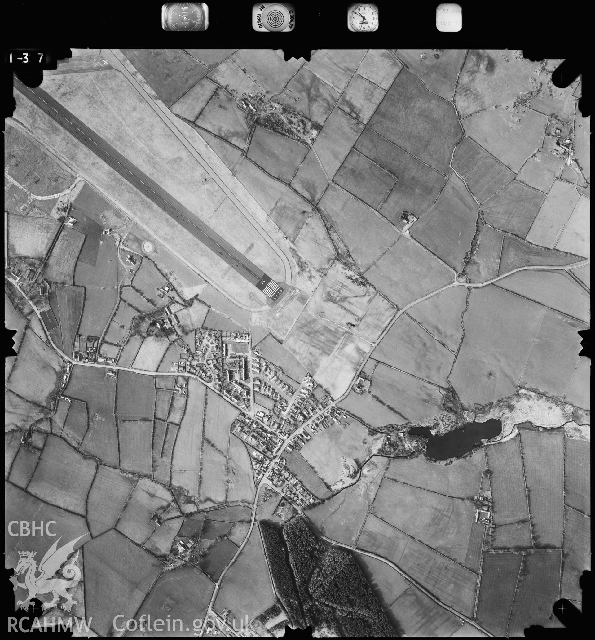 Digitized copy of an aerial photograph showing Felin Frogwy area, Bodfwrdd taken by Ordnance Survey, 1993.