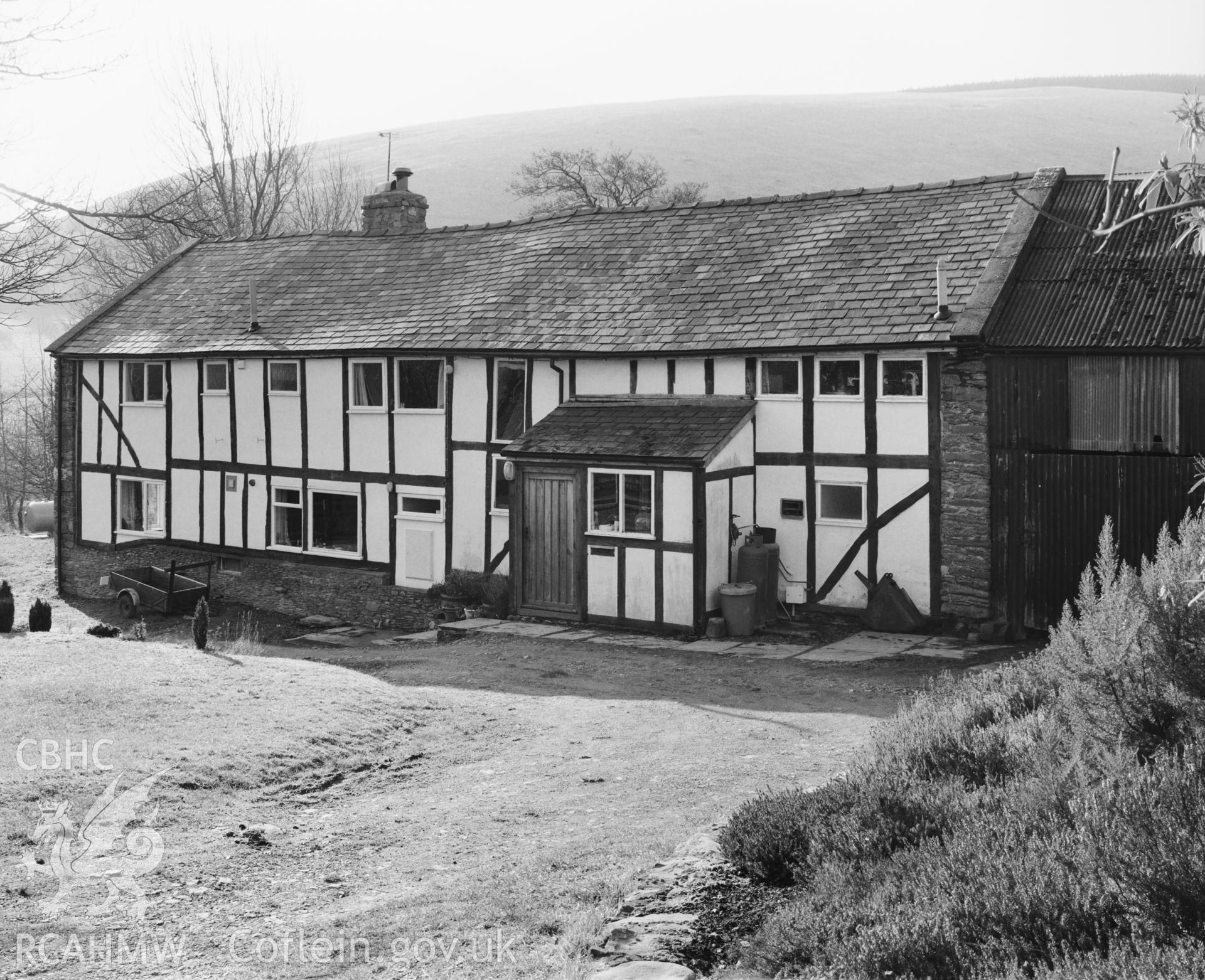 Cwmyrychen timber framed house, St Harmon;  black and white photograph taken by Harry Brooksby, 23rd January 1991.