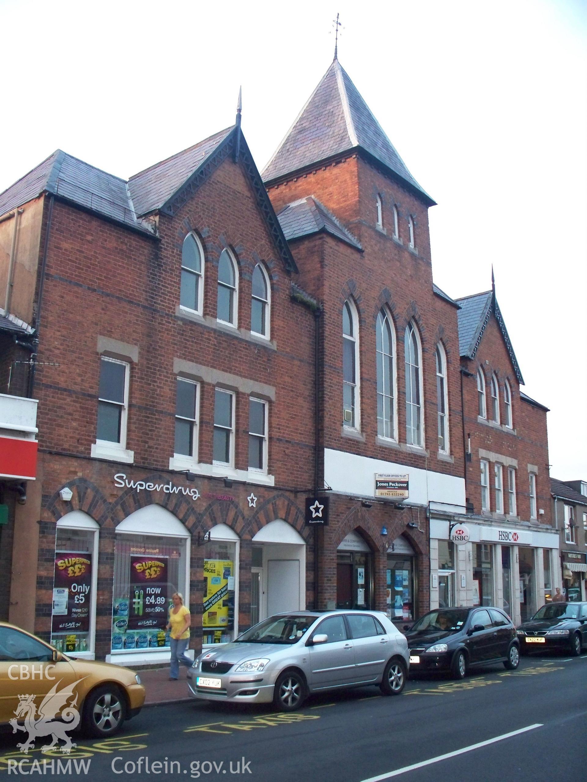 RCAHMW digital photograph of Market Hall, Town Hall, 6-14 Market Street, Abergele, 30/04/2009.