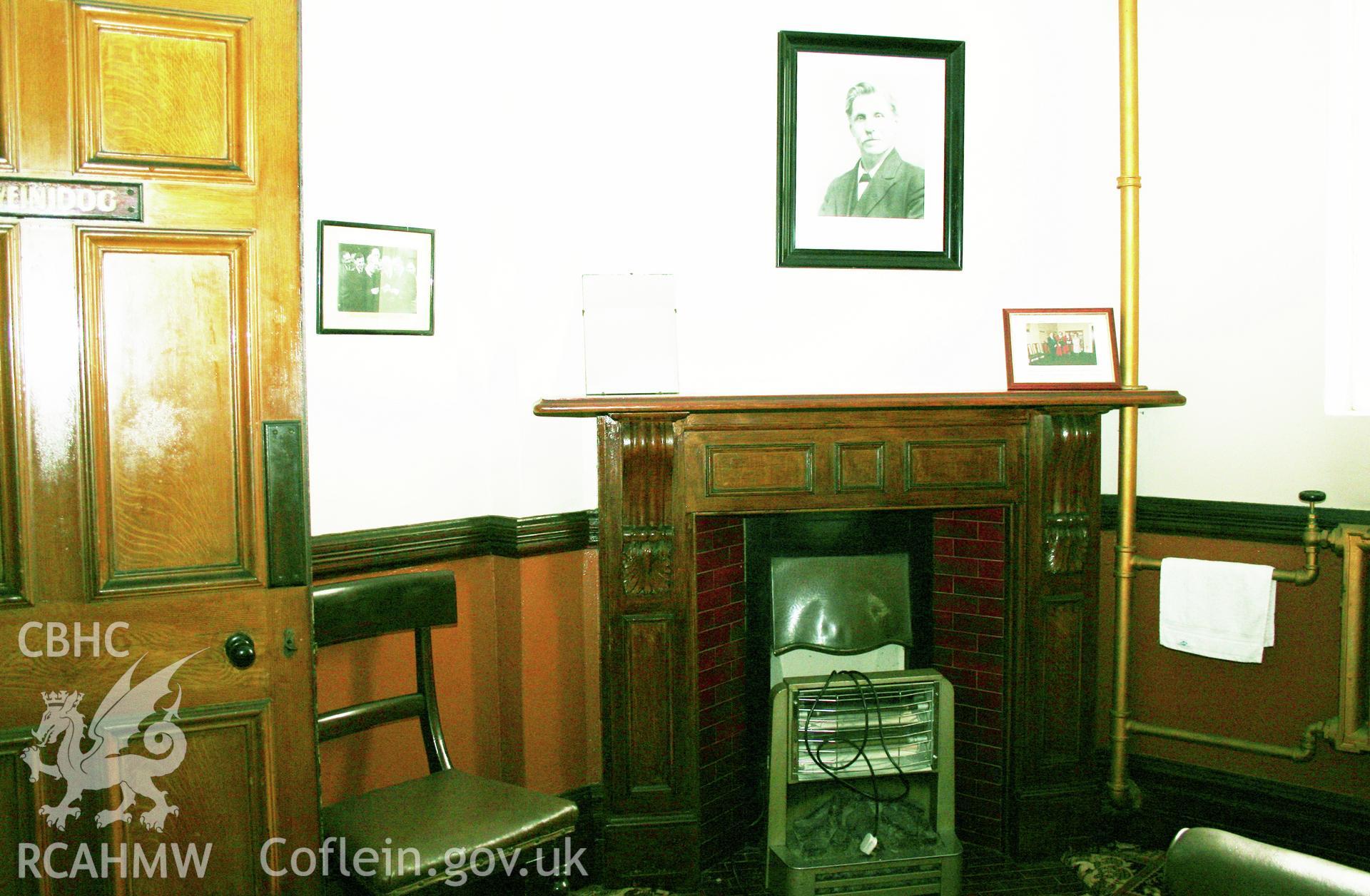 Minister's room at rear.
