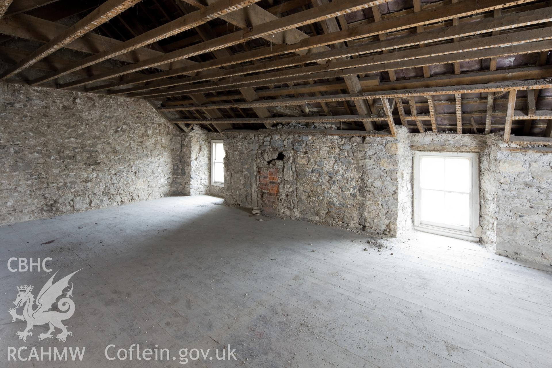 1st floor, east side (N)