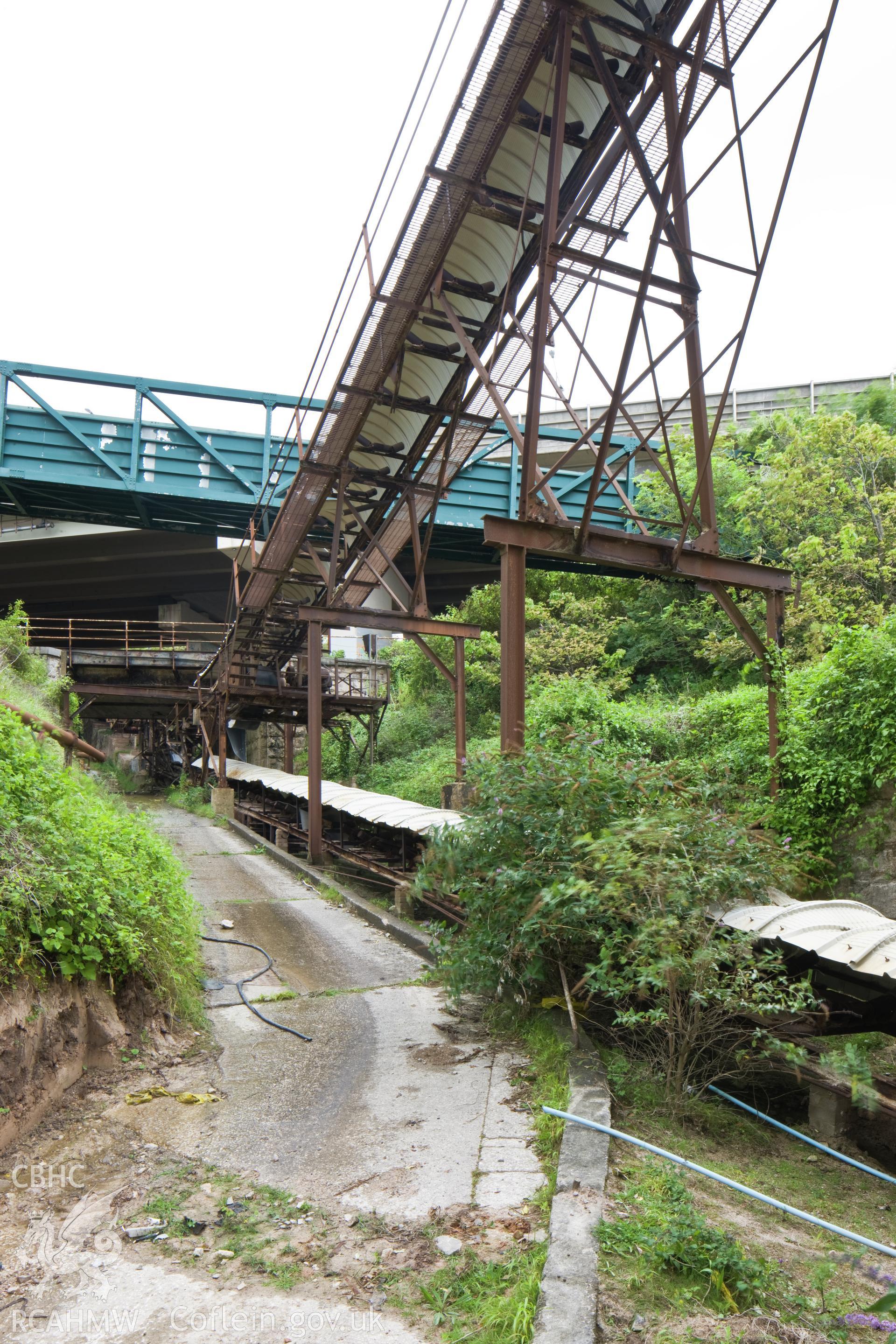 Conveyor run to silo.