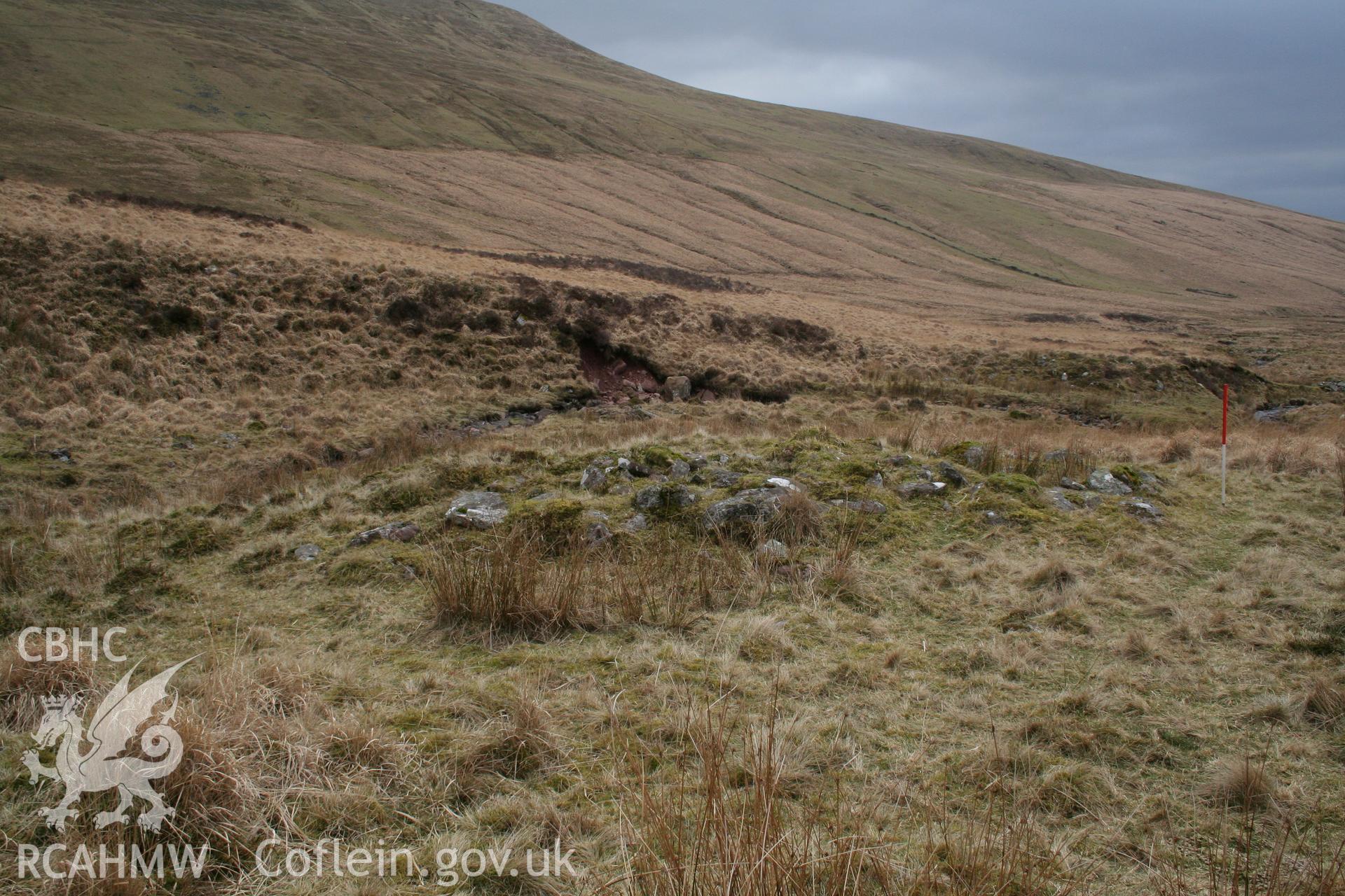 Structure seen from the north-west; 1m scale.