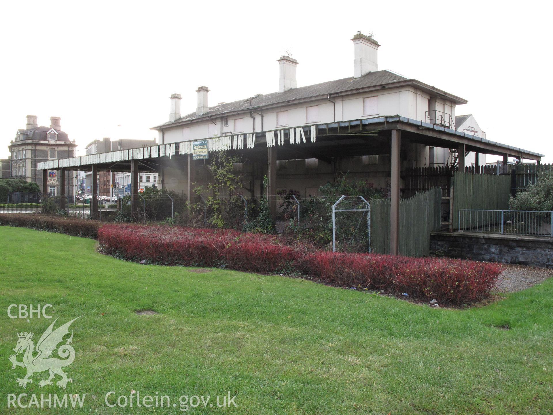 Bute Street Station, Cardiff, from the northeast, taken by Brian Malaws on 16 November 2009.