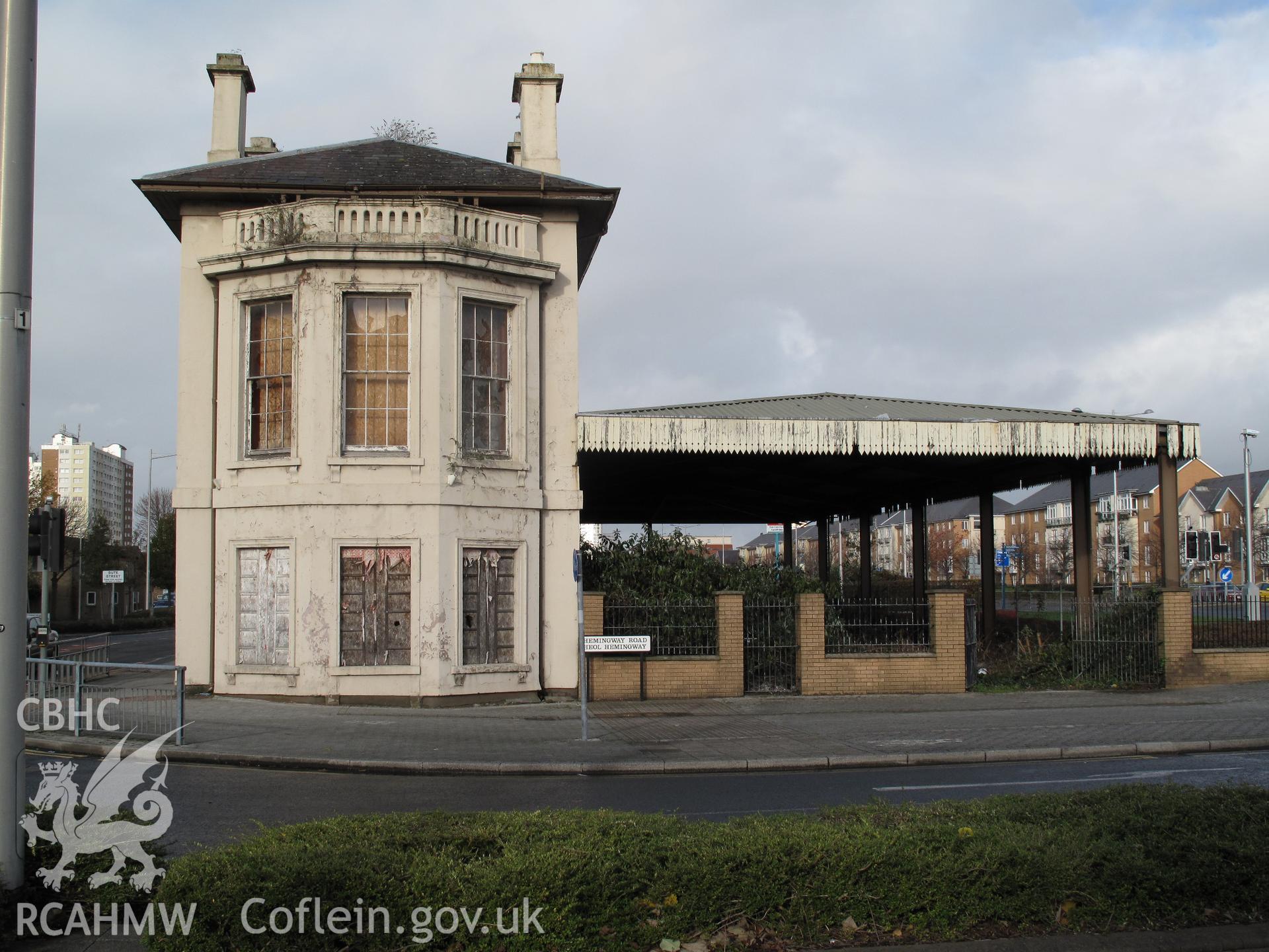 Bute Street Station, Cardiff, from the southeast, taken by Brian Malaws on 16 November 2009.