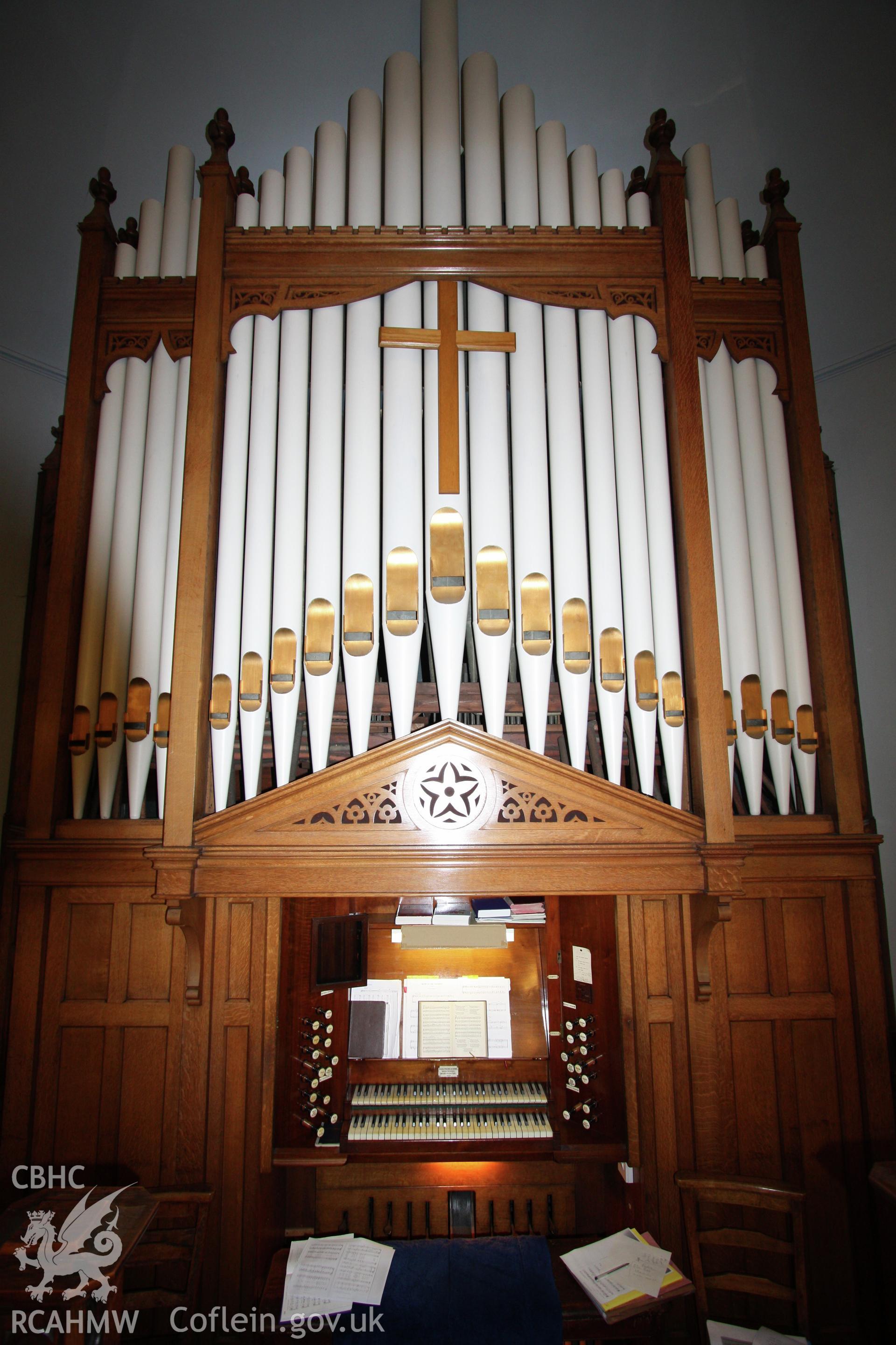 Interior, organ