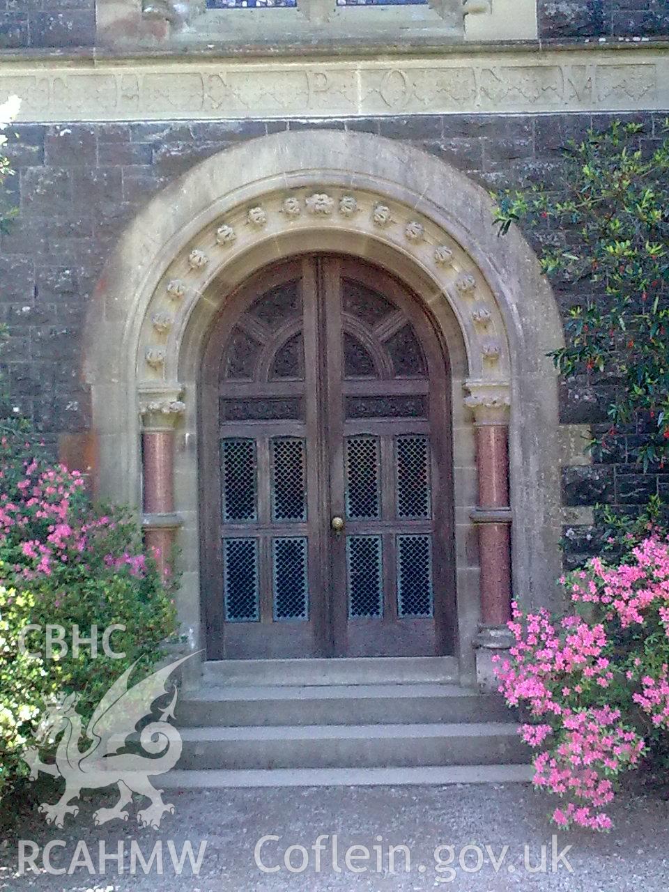 The door and decorative arch over of the Poem Mausoleum, Bodnant.