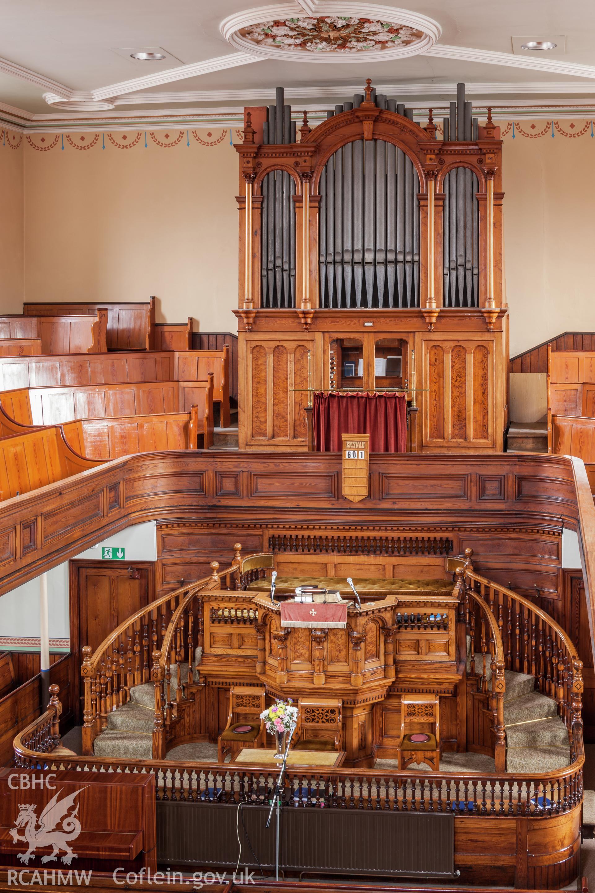 Organ and Sedd Fawr from the gallery