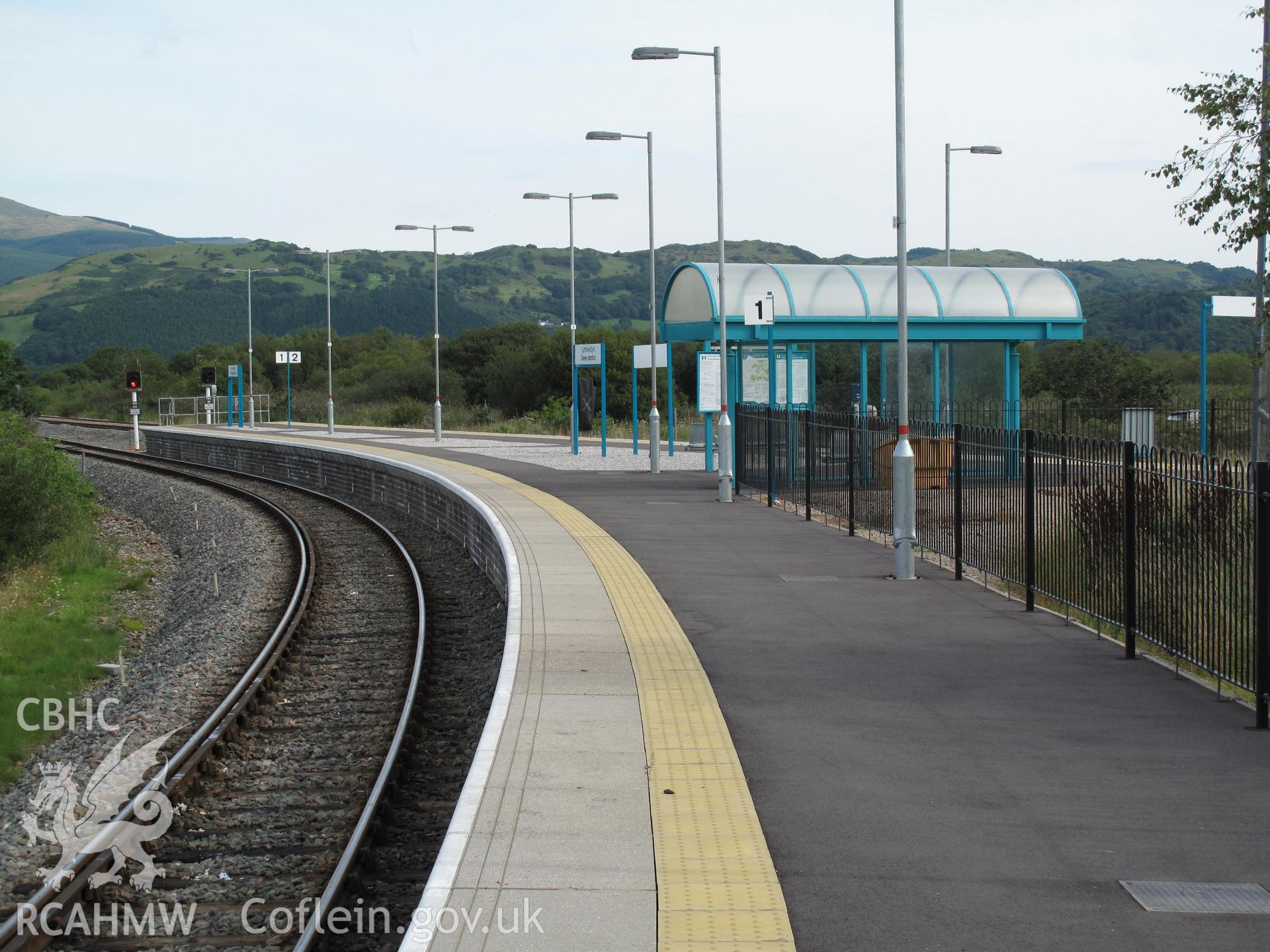 Dovey Junction Station from the southwest (Pwllheli line), taken by Brian Malaws on 27 August 2010.