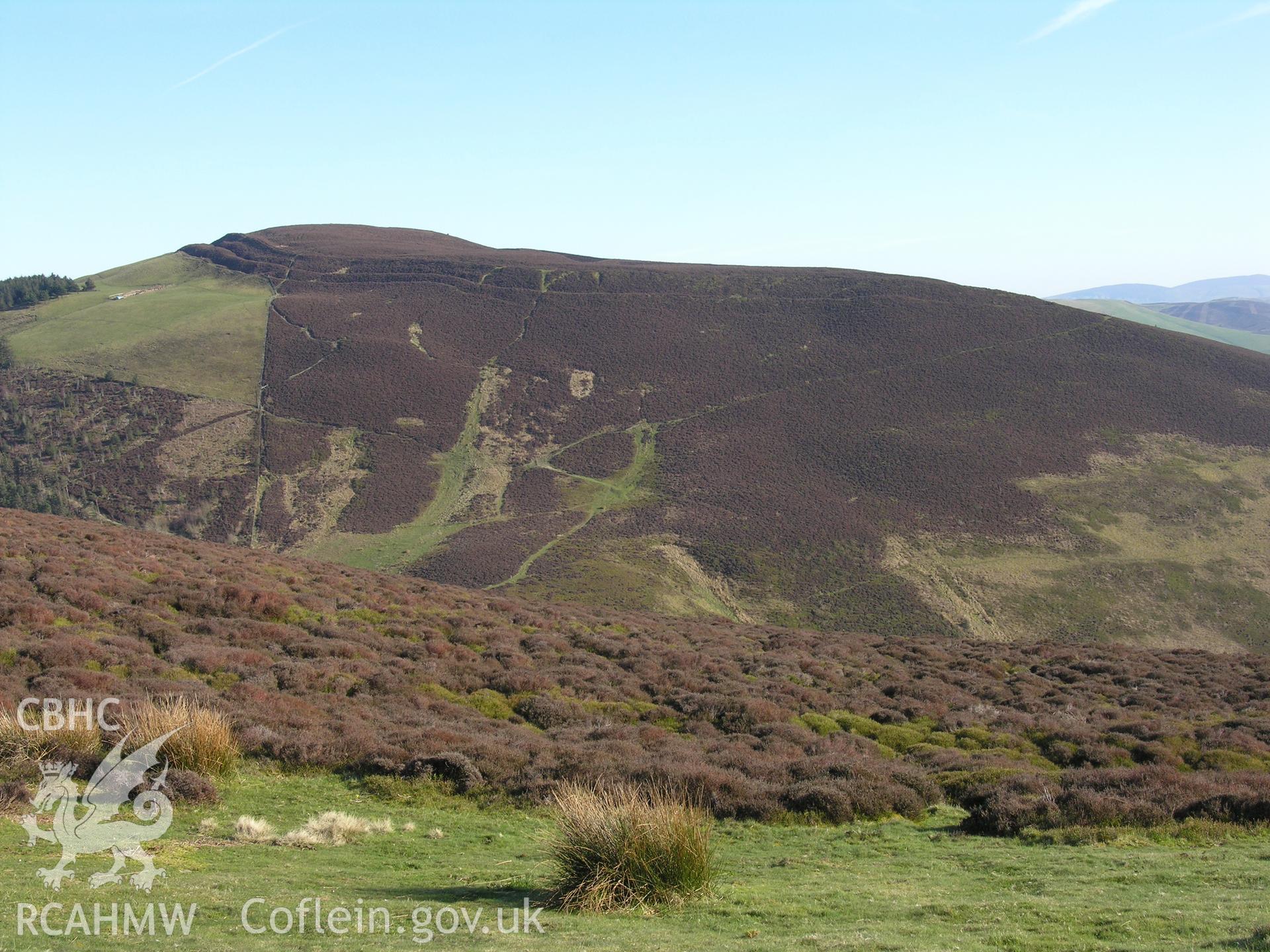 Digital colour photograph of Foel Fenlli Hillfort taken on 04/04/2007 by R. Hayman during the Clwydian Hills Upland Survey undertaken by Hayman and Horton.