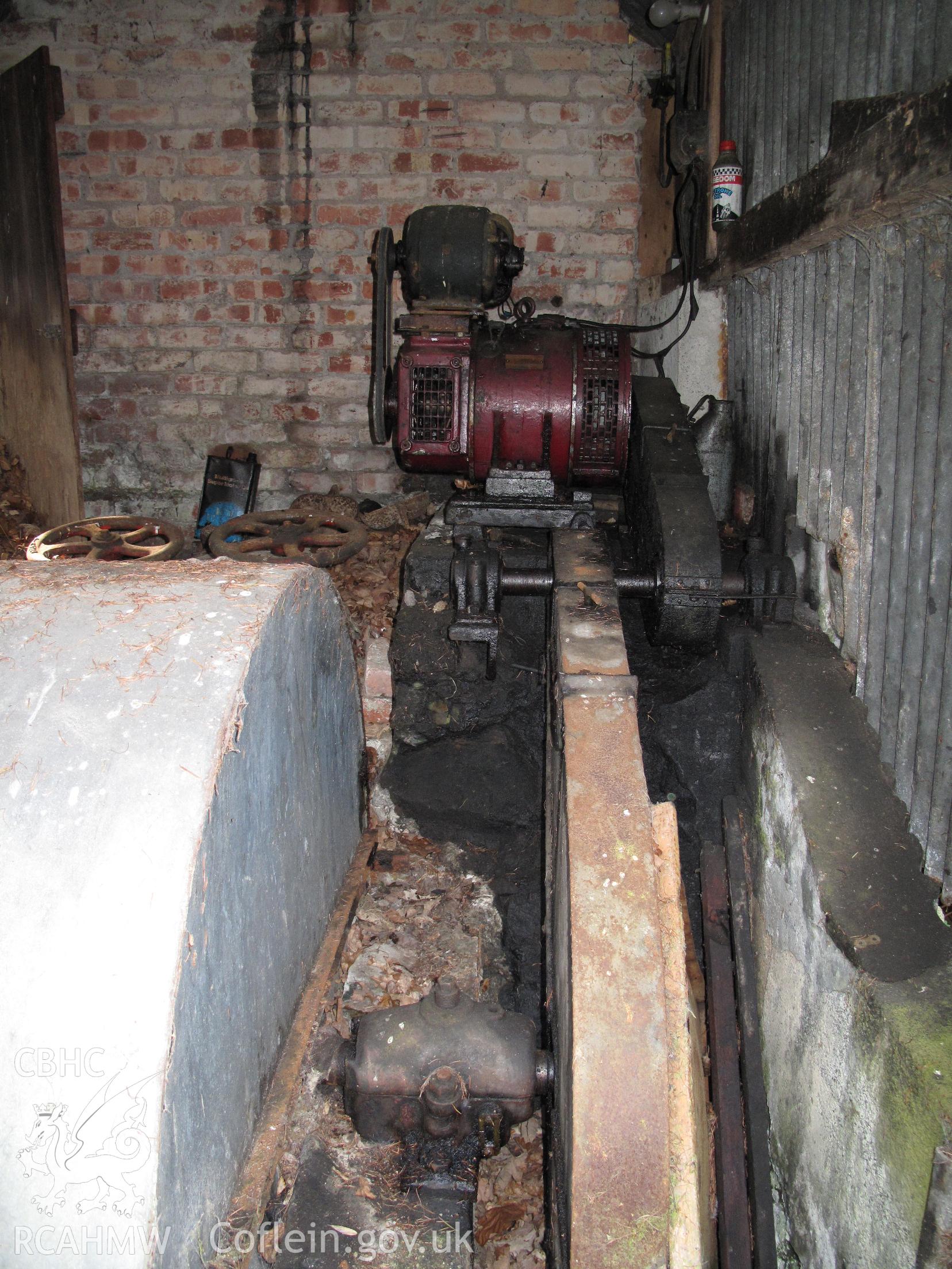 Belt drive in Pant-y-gynnau Turbine House, taken by Brian Malaws on 18 April 2009.