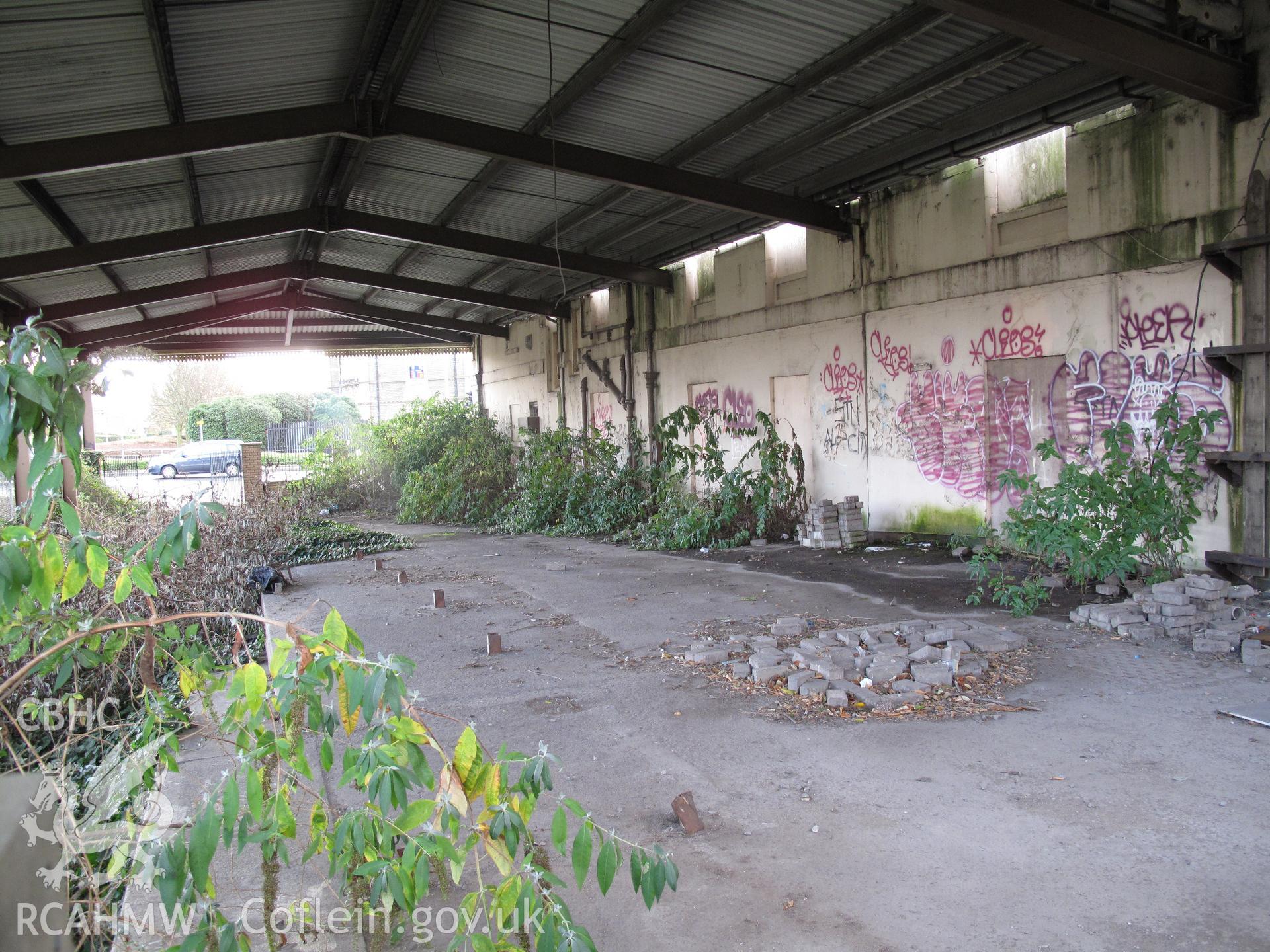 Bute Street Station, Cardiff, from the north, taken by Brian Malaws on 16 November 2009.