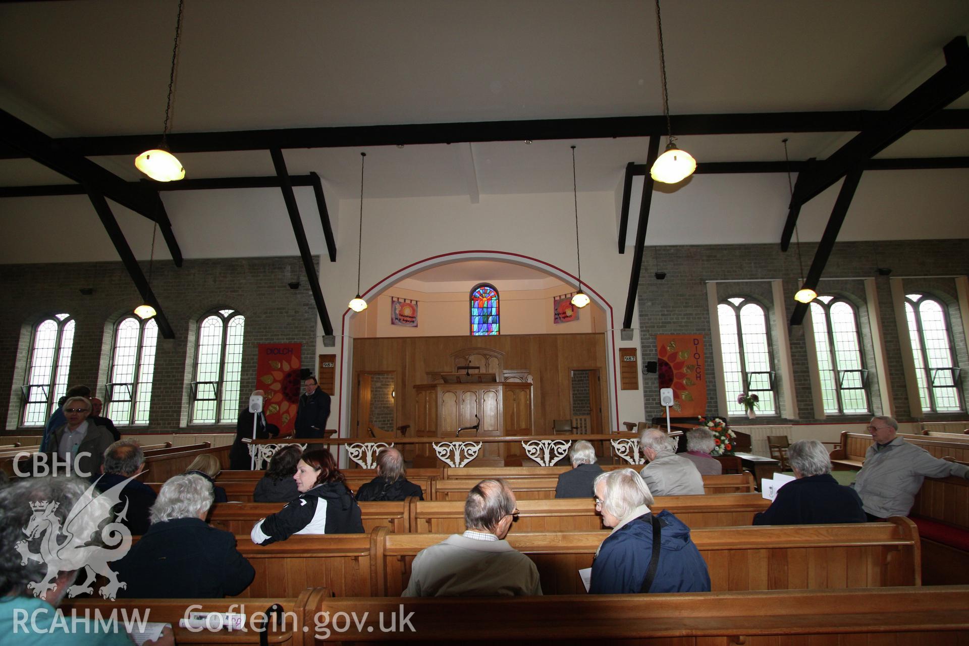 Internal, facing pulpit