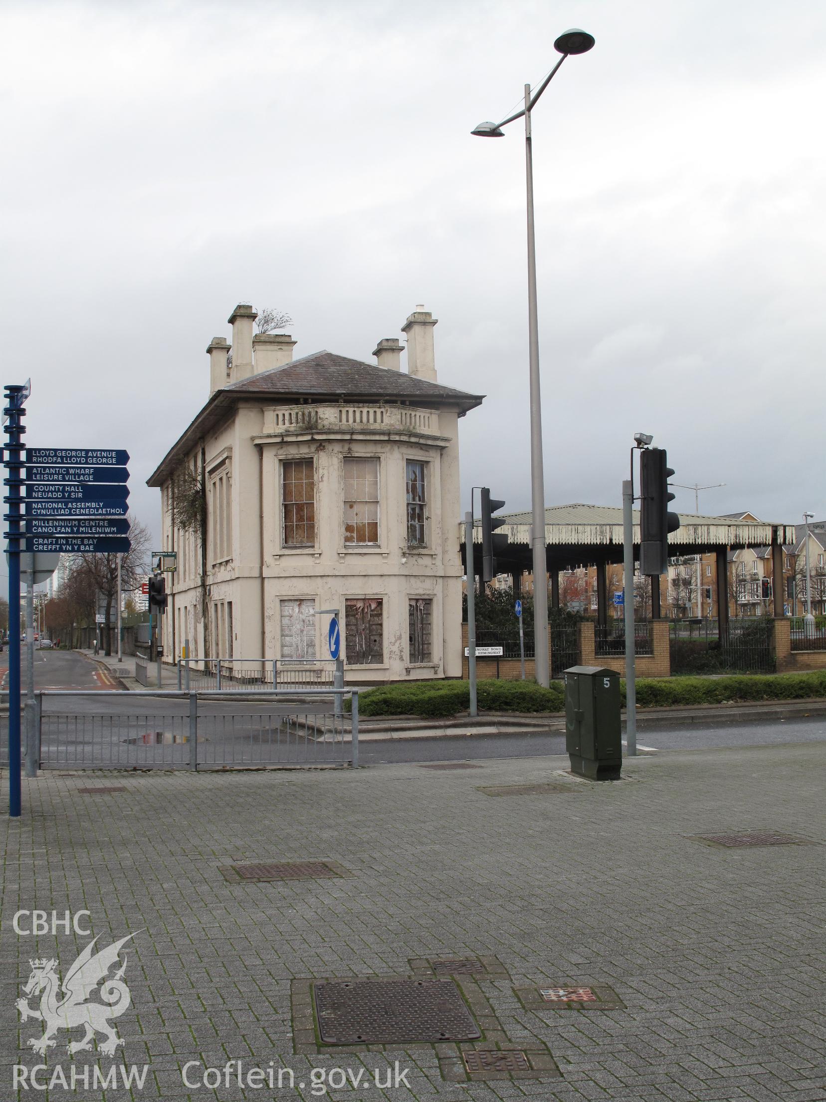 Bute Street Station, Cardiff, from the south, taken by Brian Malaws on 16 November 2009.