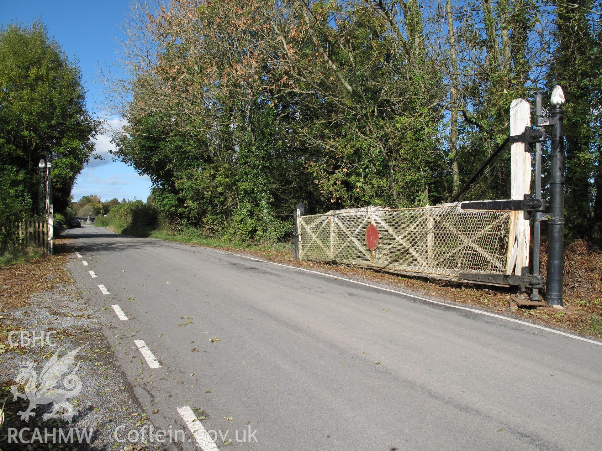 Level crossing at Dryslwyn Railway Station, from the south, taken by Brian Malaws on 20 October 2010.