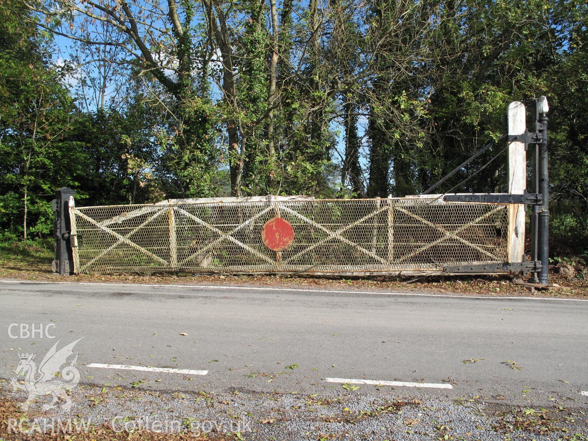 East level crossing gate at Dryslwyn Railway Station, taken by Brian Malaws on 20 October 2010.