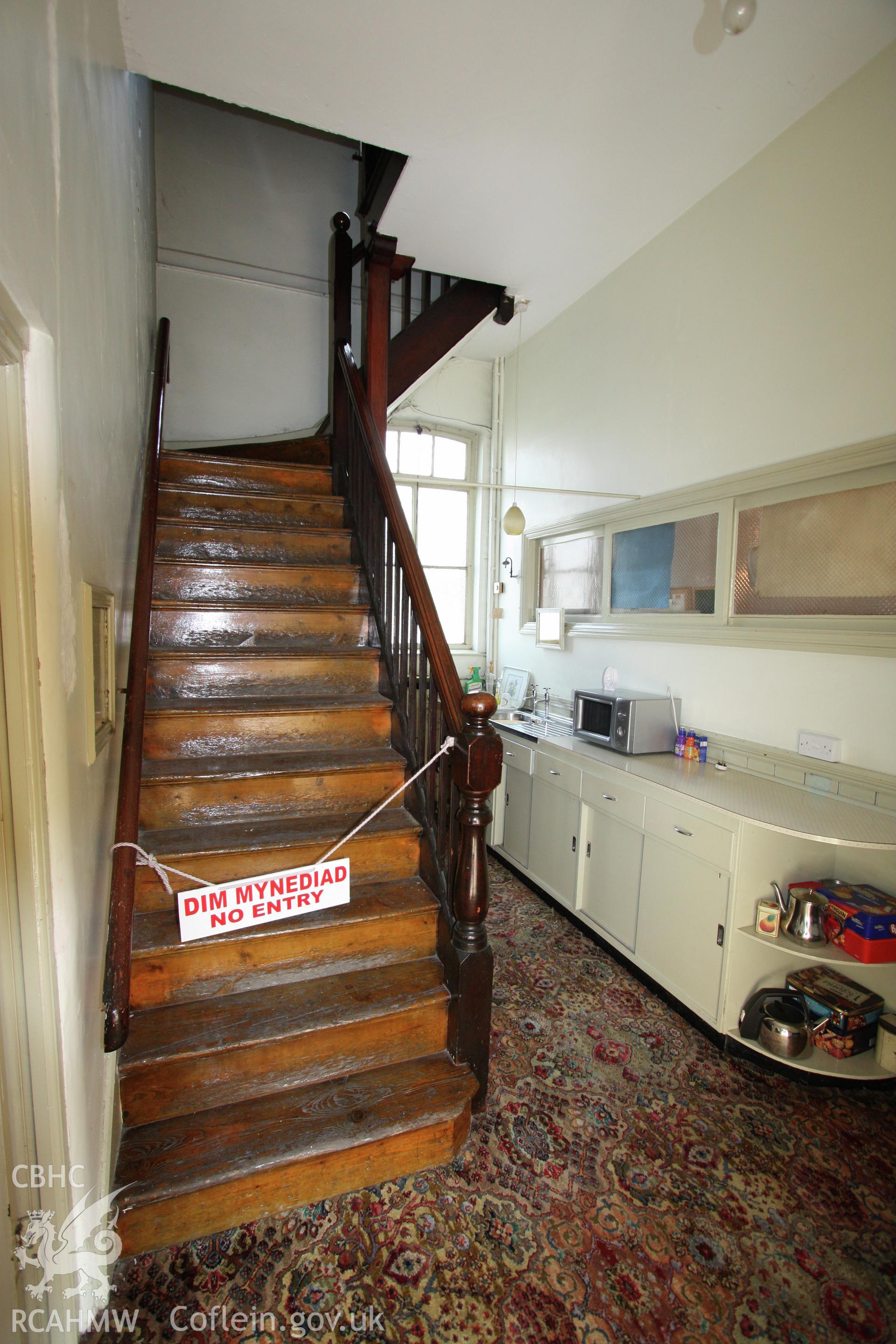 Internal, vestry