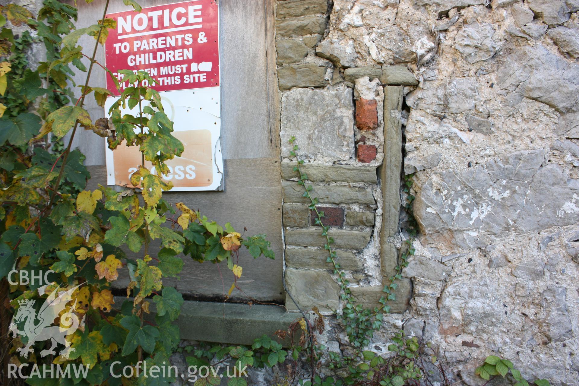 Plas Penyddeuglawdd, Pendyffryn Road, 37 - 39, rear range, west elevation, detail of hall mullion window.