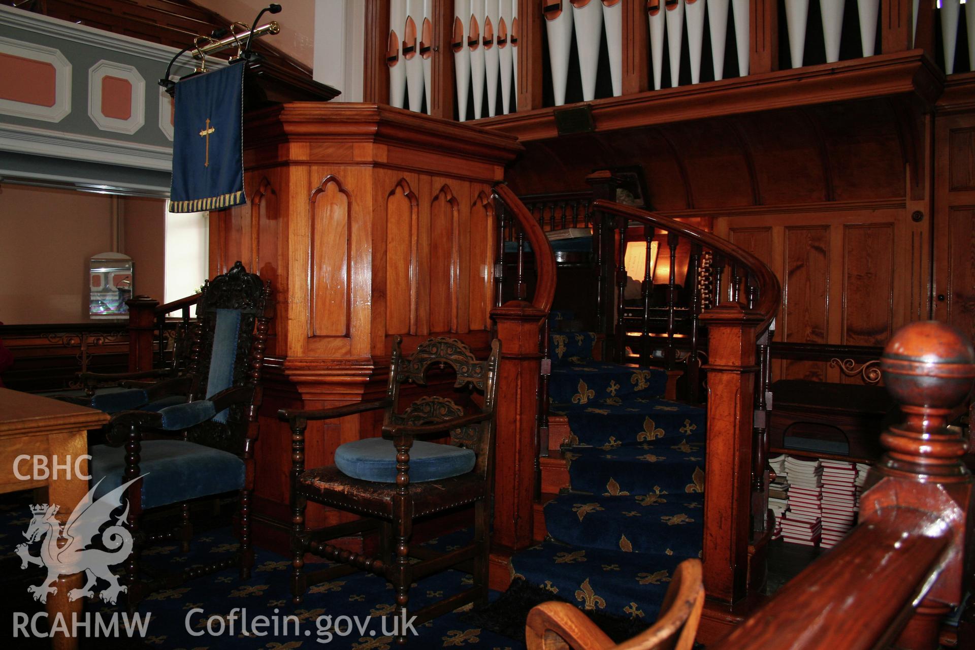 Interior, pulpit